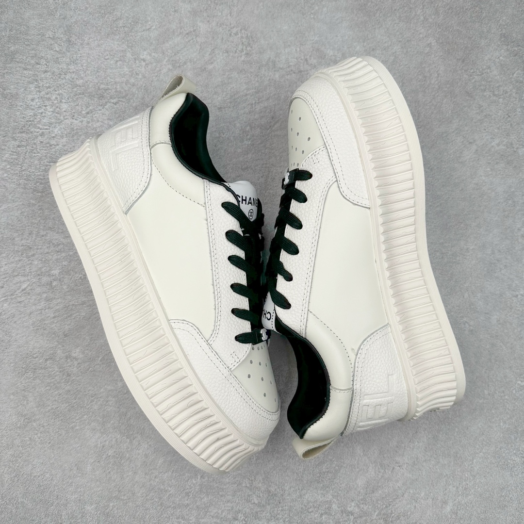 图片[3]-Chanel香奈儿—2023专柜顶级休闲款运动鞋 这款经典设计；鞋面多种工艺风格；大底却时尚运动；不平凡的拥入了多种配色元素…… 多元化混搭非常好看百搭，休闲，时尚，运动，户外都能兼顾…… ꫛꫀꪝ Go➫ 材料： ❶鞋面采用： 原版进口高丝光牛皮+防水羽绒 ❷内里采用： 原版进口透气网 ❸大底根据： 原版TPU组合大底 专柜精品包装全套女35–40-选品中心