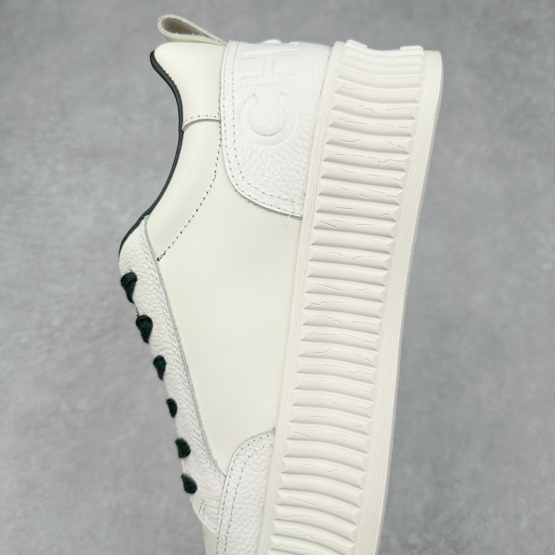 图片[7]-Chanel香奈儿—2023专柜顶级休闲款运动鞋 这款经典设计；鞋面多种工艺风格；大底却时尚运动；不平凡的拥入了多种配色元素…… 多元化混搭非常好看百搭，休闲，时尚，运动，户外都能兼顾…… ꫛꫀꪝ Go➫ 材料： ❶鞋面采用： 原版进口高丝光牛皮+防水羽绒 ❷内里采用： 原版进口透气网 ❸大底根据： 原版TPU组合大底 专柜精品包装全套女35–40-选品中心