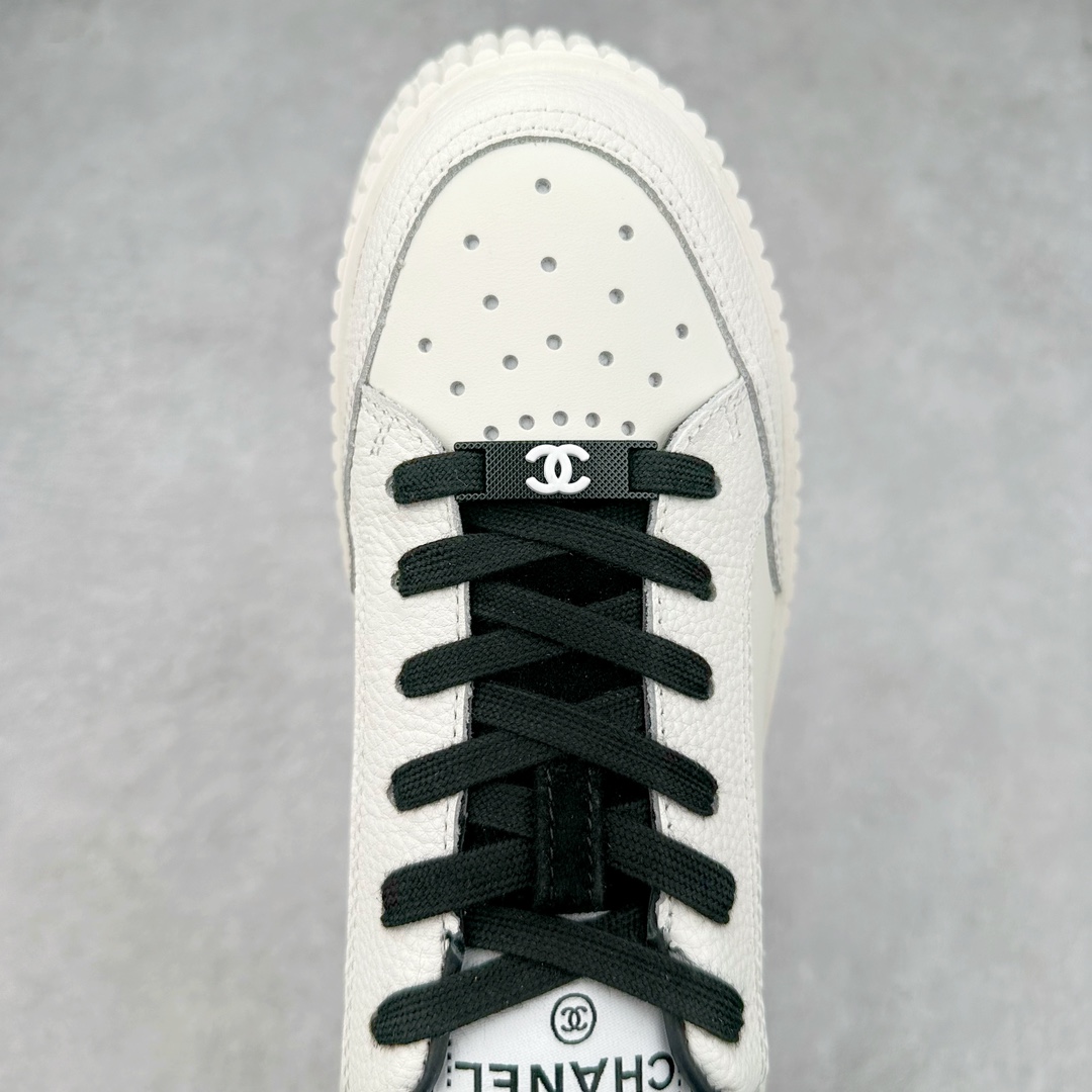 图片[4]-Chanel香奈儿—2023专柜顶级休闲款运动鞋 这款经典设计；鞋面多种工艺风格；大底却时尚运动；不平凡的拥入了多种配色元素…… 多元化混搭非常好看百搭，休闲，时尚，运动，户外都能兼顾…… ꫛꫀꪝ Go➫ 材料： ❶鞋面采用： 原版进口高丝光牛皮+防水羽绒 ❷内里采用： 原版进口透气网 ❸大底根据： 原版TPU组合大底 专柜精品包装全套女35–40-选品中心