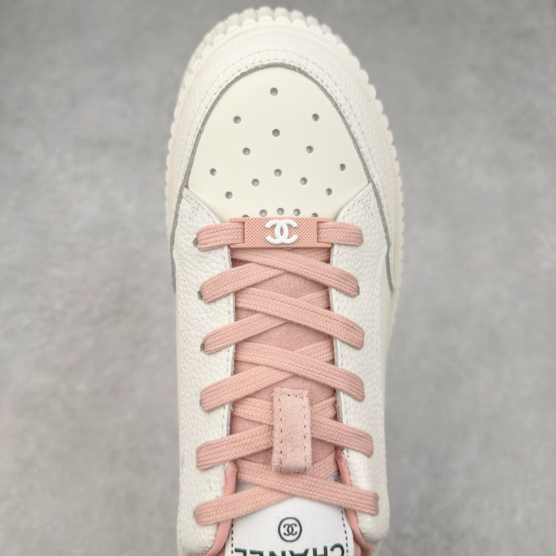 图片[4]-Chanel香奈儿—2023专柜顶级休闲款运动鞋 这款经典设计；鞋面多种工艺风格；大底却时尚运动；不平凡的拥入了多种配色元素…… 多元化混搭非常好看百搭，休闲，时尚，运动，户外都能兼顾…… ꫛꫀꪝ Go➫ 材料： ❶鞋面采用： 原版进口高丝光牛皮+防水羽绒 ❷内里采用： 原版进口透气网 ❸大底根据： 原版TPU组合大底 专柜精品包装全套女35–40-选品中心