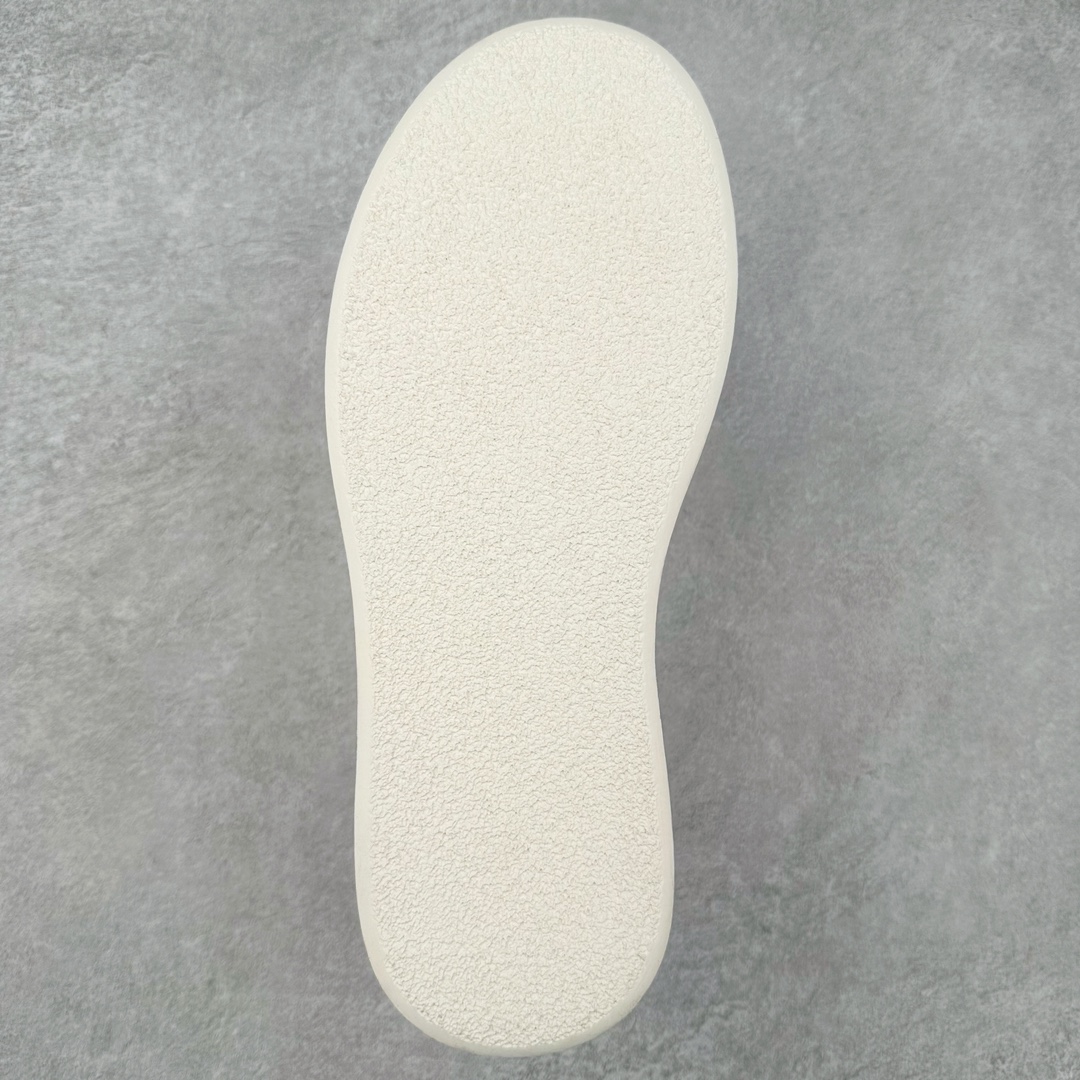 图片[9]-Chanel香奈儿—2023专柜顶级休闲款运动鞋 这款经典设计；鞋面多种工艺风格；大底却时尚运动；不平凡的拥入了多种配色元素…… 多元化混搭非常好看百搭，休闲，时尚，运动，户外都能兼顾…… ꫛꫀꪝ Go➫ 材料： ❶鞋面采用： 原版进口高丝光牛皮+防水羽绒 ❷内里采用： 原版进口透气网 ❸大底根据： 原版TPU组合大底 专柜精品包装全套女35–40-选品中心