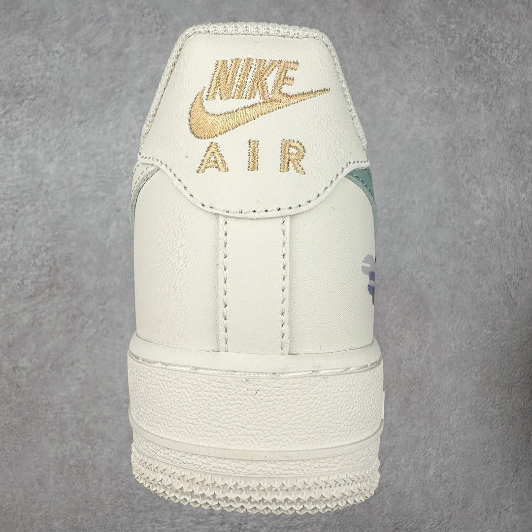 图片[8]-NK Air Force 1´07 Low 空军一号低帮百搭休闲运动板鞋 ZH0316-040 柔软、弹性十足的缓震性能和出色的中底设计 横跨复古与现代的外型结合 造就出风靡全球 三十多年的Force 1 直到今天还深受青睐 尺码：36 36.5 37.5 38 38.5 39 40 40.5 41 42 42.5 43 44 44.5 45-选品中心