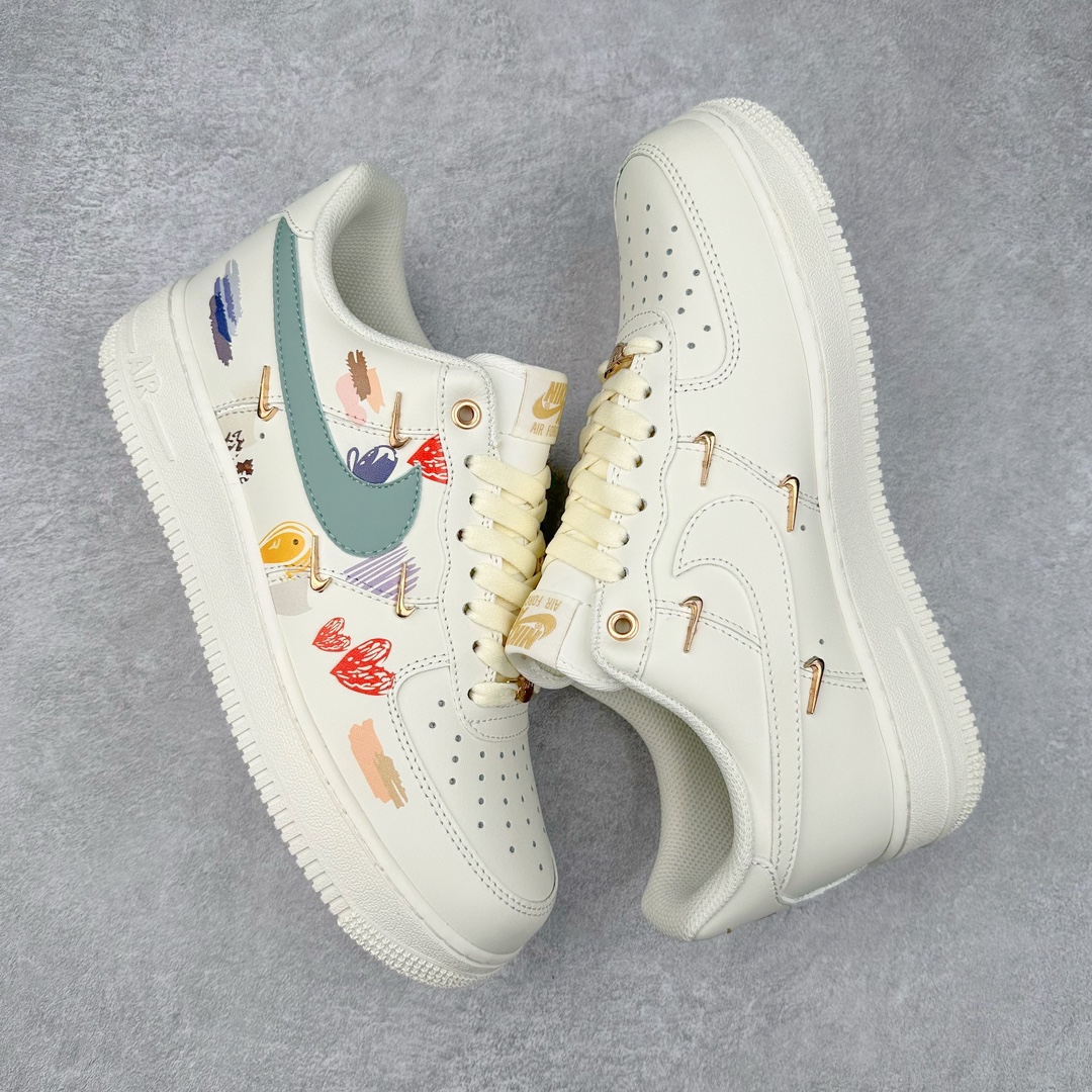 图片[3]-NK Air Force 1´07 Low 空军一号低帮百搭休闲运动板鞋 ZH0316-040 柔软、弹性十足的缓震性能和出色的中底设计 横跨复古与现代的外型结合 造就出风靡全球 三十多年的Force 1 直到今天还深受青睐 尺码：36 36.5 37.5 38 38.5 39 40 40.5 41 42 42.5 43 44 44.5 45-选品中心