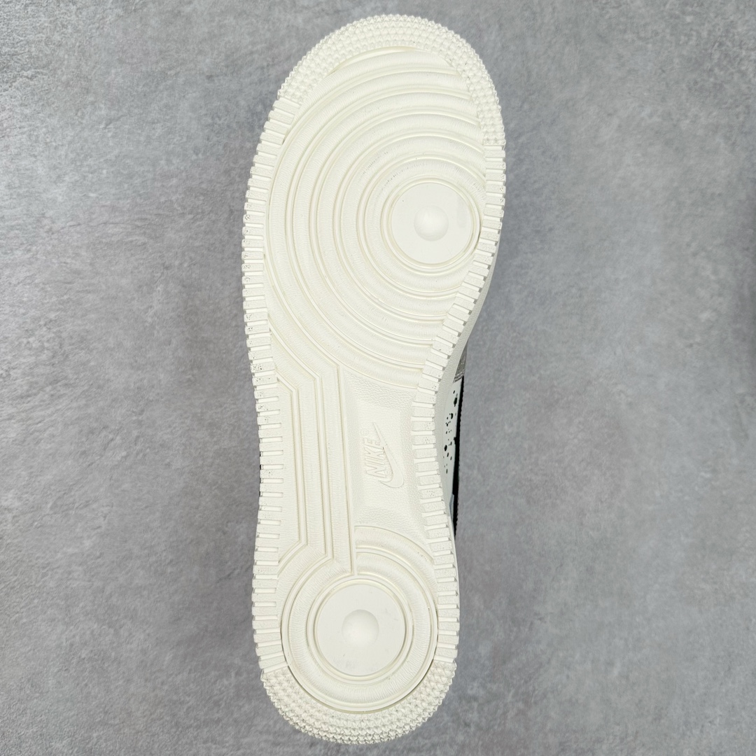 图片[9]-NK Air Force 1´07 Low 空军一号低帮百搭休闲运动板鞋 BL1522-089 柔软、弹性十足的缓震性能和出色的中底设计 横跨复古与现代的外型结合 造就出风靡全球 三十多年的Force 1 直到今天还深受青睐 尺码：36 36.5 37.5 38 38.5 39 40 40.5 41 42 42.5 43 44 44.5 45-选品中心