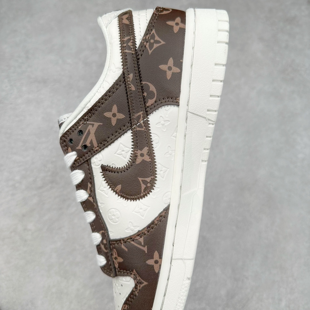 图片[7]-NK Dunk Low 定制配色 DQ1098-360 大厂出品 极力推荐 原装头层材料 独家版型蒸餾加工帶來的是更好的视觉和脚感体验大厂纯原品质出货 清洁度 电绣工艺 皮料切割干净无任何毛边 细节完美 尺码：36 36.5 37.5 38 38.5 39 40 40.5 41 42 42.5 43 44 44.5 45 46 47.5-选品中心