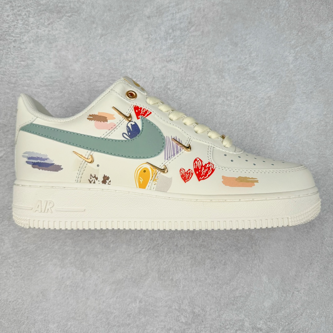 NK Air Force 1´07 Low 空军一号低帮百搭休闲运动板鞋 ZH0316-040 柔软、弹性十足的缓震性能和出色的中底设计 横跨复古与现代的外型结合 造就出风靡全球 三十多年的Force 1 直到今天还深受青睐 尺码：36 36.5 37.5 38 38.5 39 40 40.5 41 42 42.5 43 44 44.5 45-选品中心