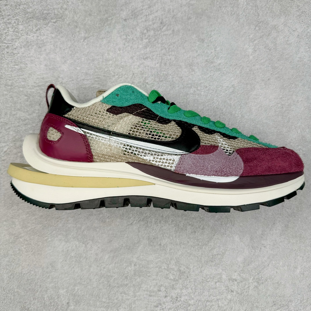 ＃神版特价 Sacai x NK VaporWaffle 联名款华夫3.0潮流休闲增高运动鞋 海外高端零售专属订单 只服务市场百分之五高端客户 全套原楦原纸版原鞋开模 全网最具灵魂的版型 皮料卡色质感均保持原鞋一致 原装油墨Logo手工描漆 原装大底米色部分外尖内方 大底开口上翘弧度 后跟开口弧度高度原鞋一致 全鞋电脑针车 原厂鞋舌织唛标 原盒原配 中文合格证质保卡 客订外包保护盒‼️尺码：35.5 36 36.5 37.5 38 38.5 39 40 40.5 41 42 42.5 43 44 44.5 45 46 47.5-选品中心