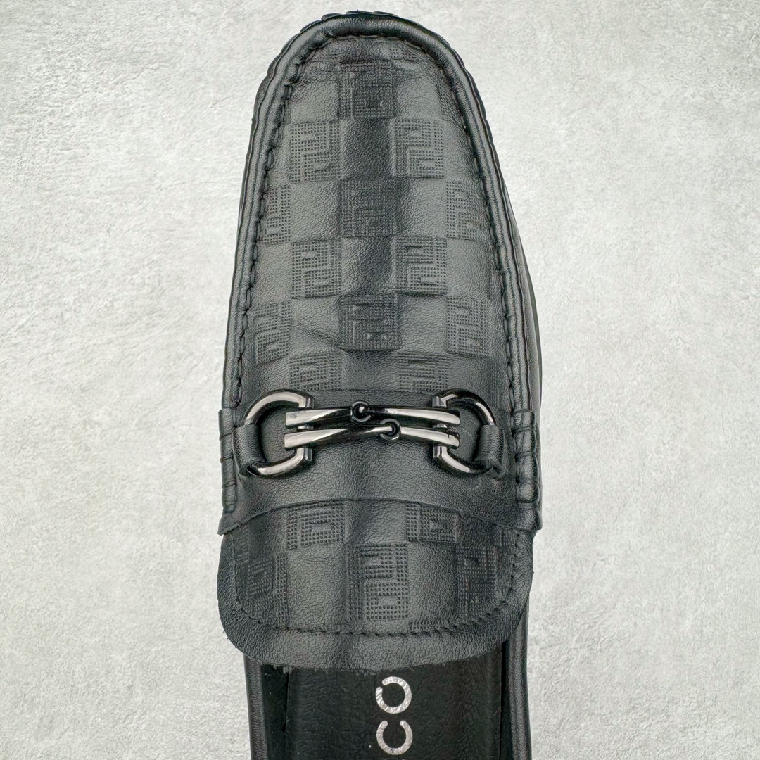 图片[4]-ECCO爱步豆豆鞋 休闲英伦一脚蹬男鞋乐福鞋男士 轻巧莫克系列新品 甄选全牛皮鞋面，触感柔软，色泽温润，舒适穿着体验 鞋面压花 经典与时尚的碰撞 优质内里 细腻柔软，亲肤透气，保持良好的鞋内环境 轻盈鞋底 采用PU/TPU鞋底，轻盈柔韧，防滑耐磨 时尚通勤型走职场 浪漫邂逅 尺码：38 39 40 41 42 43（皮鞋码）-选品中心