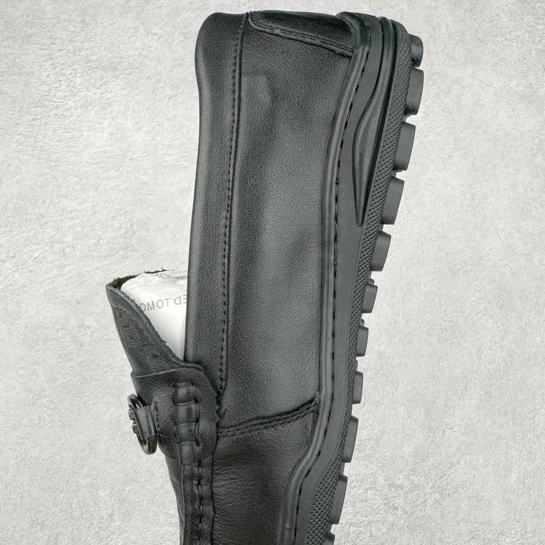 图片[7]-ECCO爱步豆豆鞋 休闲英伦一脚蹬男鞋乐福鞋男士 轻巧莫克系列新品 甄选全牛皮鞋面，触感柔软，色泽温润，舒适穿着体验 鞋面压花 经典与时尚的碰撞 优质内里 细腻柔软，亲肤透气，保持良好的鞋内环境 轻盈鞋底 采用PU/TPU鞋底，轻盈柔韧，防滑耐磨 时尚通勤型走职场 浪漫邂逅 尺码：38 39 40 41 42 43（皮鞋码）-选品中心