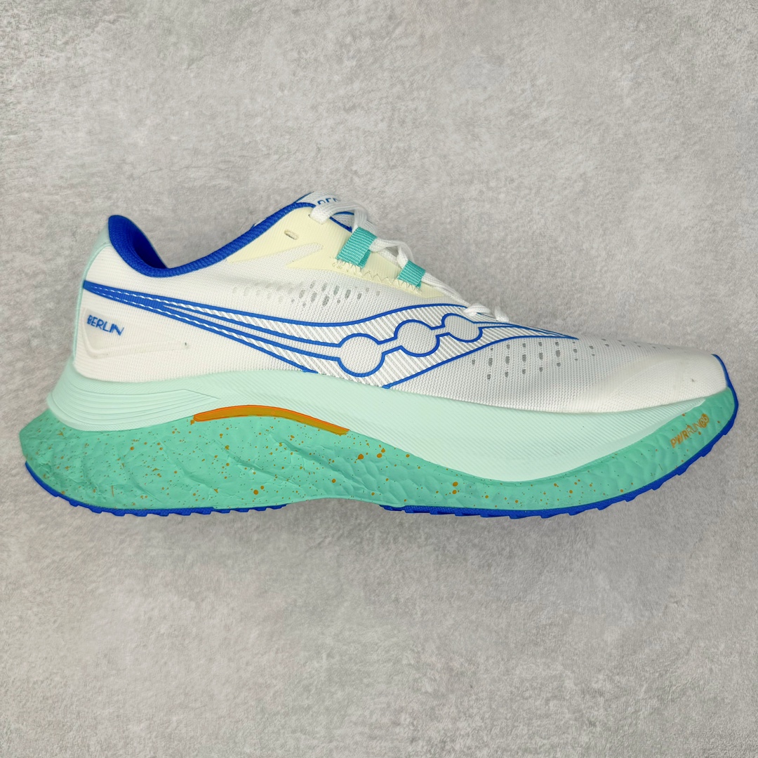 慢跑鞋中的劳斯莱斯 Saucony Endorphin Speed 索康尼啡速4代舒适织物低帮训练跑步鞋 尼龙板厚底竞速训练鞋 #原数据开发纸版楦型 #采用工学透气针织布鞋面材质 #内嵌3D环绕包裹缓震鞋垫 #外置镂空XT-900防滑橡胶大底❗️ #啡速属于减配版，推进力较为温和，尼龙板刚性也不强，驾驭门槛较低，适合进阶跑者日常训练及短距离比赛，适合精英跑者竞速训练。 #中底采用加厚的 PWRRUN PB缓震泡棉，有效减少触地带来的冲击力，能量回馈高达90%，缓震和回弹表现出色。S型飞翼尼龙板结合快速滚动科技，提供推进力的同时，还加强了稳定支撑保护，前后掌过渡也更加流畅。 尺码：40 40.5 41 42 42.5 43 44 44.5 45 女鞋后续待出-选品中心