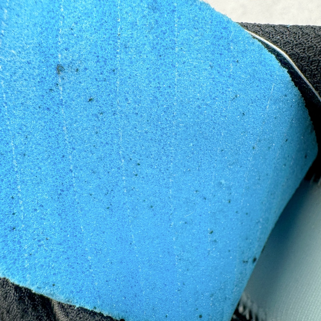 图片[10]-＃Lw纯原 ASICS Gel-Kahana TR V4 亚瑟士机能户外风系列低帮轻量缓震休闲运动跑步鞋 身处城市的喧嚣，内心的想象却永不停歇，Z世代处于现实的繁忙中始终想象着生活的另一种可能和对未知的展望。想象并非背离现实，而是对自我最真实的期待。为鼓励新世代青年唤起对自我的正向的想象，并展开积极的行动，ASICS亚瑟士于2024释出全新主题——唤想自定义。率先推出鞋款GEL-KAHANA TR V4，将出色的城市潮流与户外机能融为一体，实现无界想象与唤回真实自我的完美连结。于城市绽放姿态，唤想自定义。GEL-KAHANA TR V4融合了极具户外型格的设计细节。鞋款大底与中底采用了AHAR耐磨橡胶与GEL缓震胶技术，拥有良好的抓地力与舒适的穿着体验。鞋底所使用的一体化TPU稳定片，为更好地贴合GEL-KAHANA TR V4而全新开模再造，能有效防止脚部过度扭转与侧翻，在提供优秀稳定性的同时，进一步增强了鞋款的机能设计美学。快速系带系统在方便穿戴的同时，为户外运动提供了更优的防护。 GEL-KAHANA TR V4为日常穿着提供稳定、舒适的支撑，鼓励每个人在城市空间中的大胆探索，追寻无拘束的旷野之梦。尺码：36 37 37.5 38 39 39.5 40.5 41.5 42 42.5 43.5 44 44.5 45 46-选品中心