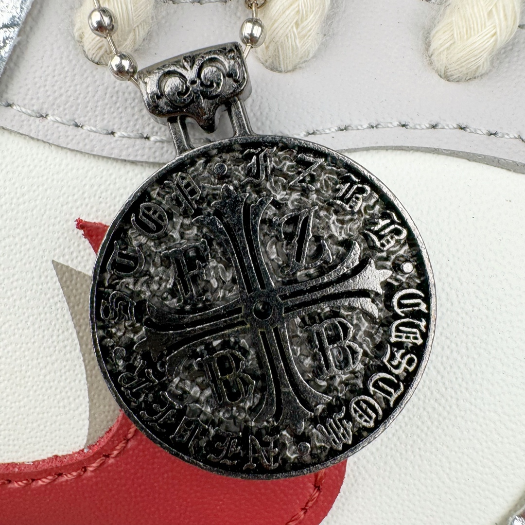 图片[14]-＃YC纯原 NK Dunk Low 国风礼盒红米 FB7160-161 定制系列天花板 无原鞋不开发 全系列得物原鞋一比一校对开发 配色持续更新中 终端对接 优势输出 全套原厂楦头原纸板数据档案倾力打造 原汁原味莞产 极致还原 圈内最强针车工艺 高端零售指定版 广东原厂配套原盒原标 鞋盒分三个尺码段 原厂冲刀 超高清洁度 全鞋零毛边皮料切割 采用原厂百宏鞋带以及原厂百宏织唛舌标 内标可供原厂几率过验 进口原装条纹中底布 四线拉帮白色点胶 原厂拉帮手法遵循公司 原厂电绣 极致还原 尺码：40 40.5 41 42 42.5 43 44 44.5 45 46-选品中心