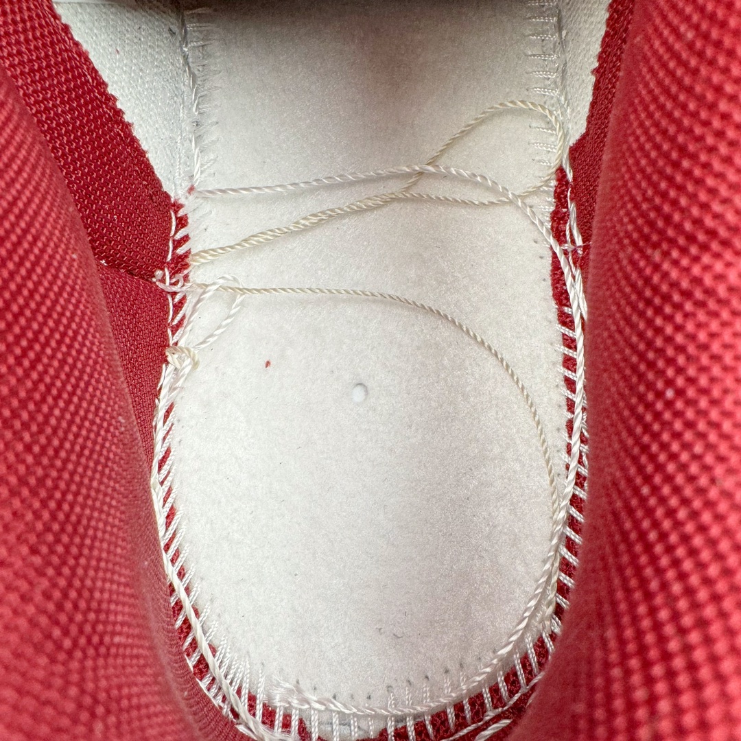 图片[10]-＃YC纯原 NK Dunk Low 国风礼盒红米 FB7160-161 定制系列天花板 无原鞋不开发 全系列得物原鞋一比一校对开发 配色持续更新中 终端对接 优势输出 全套原厂楦头原纸板数据档案倾力打造 原汁原味莞产 极致还原 圈内最强针车工艺 高端零售指定版 广东原厂配套原盒原标 鞋盒分三个尺码段 原厂冲刀 超高清洁度 全鞋零毛边皮料切割 采用原厂百宏鞋带以及原厂百宏织唛舌标 内标可供原厂几率过验 进口原装条纹中底布 四线拉帮白色点胶 原厂拉帮手法遵循公司 原厂电绣 极致还原 尺码：40 40.5 41 42 42.5 43 44 44.5 45 46-选品中心