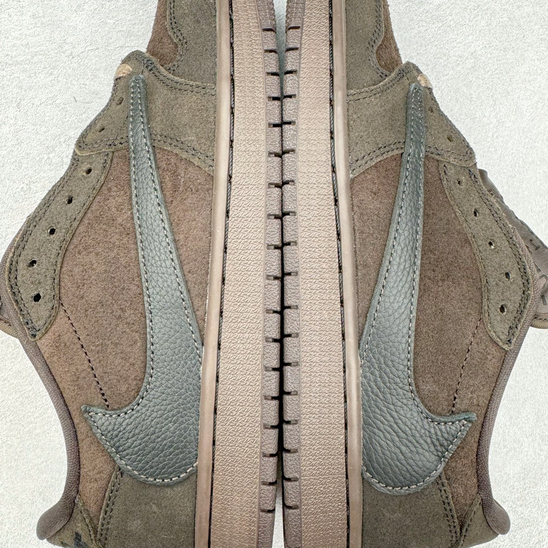 图片[16]-＃PK纯原 Travis Scott x Air Jordan AJ1 Low OG SP TS联名倒钩9.0低帮 黑棕 DM7688-202 圈内最强倒钩系列 高端零售特供批次 产品品控稳定性领先行业 各方面均可对飙L版 良心定价不杀猪 SZ原厂全套原楦原纸板冲刀磨具开发 原厂皮料加持 原厂港宝加持定型后跟R度完美 同源原厂电绣 鬼脸飞翼针数密度立体效果一致 百分百一致原鞋 原厂拉帮工艺 针距密度一致 后跟弧度收口自然不对折 极致一眼正品既视感 进口玻璃冲刀皮料裁剪零毛边 全鞋电脑针车工艺 品控清洁度最高QC检验标准 免检产品 原厂订购鞋盒、鞋标、防尘纸、鞋撑、鞋带 追求极致的原厂味道 尺码：36 36.5 37.5 38 38.5 39 40 40.5 41 42 42.5 43 44 44.5 45 46 47.5-选品中心