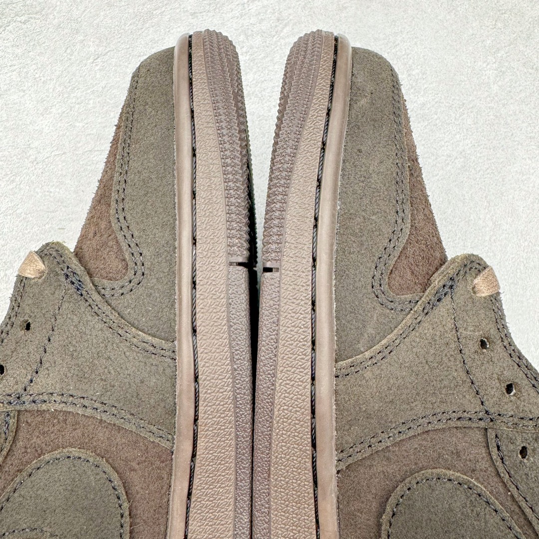 图片[15]-＃PK纯原 Travis Scott x Air Jordan AJ1 Low OG SP TS联名倒钩9.0低帮 黑棕 DM7688-202 圈内最强倒钩系列 高端零售特供批次 产品品控稳定性领先行业 各方面均可对飙L版 良心定价不杀猪 SZ原厂全套原楦原纸板冲刀磨具开发 原厂皮料加持 原厂港宝加持定型后跟R度完美 同源原厂电绣 鬼脸飞翼针数密度立体效果一致 百分百一致原鞋 原厂拉帮工艺 针距密度一致 后跟弧度收口自然不对折 极致一眼正品既视感 进口玻璃冲刀皮料裁剪零毛边 全鞋电脑针车工艺 品控清洁度最高QC检验标准 免检产品 原厂订购鞋盒、鞋标、防尘纸、鞋撑、鞋带 追求极致的原厂味道 尺码：36 36.5 37.5 38 38.5 39 40 40.5 41 42 42.5 43 44 44.5 45 46 47.5-选品中心