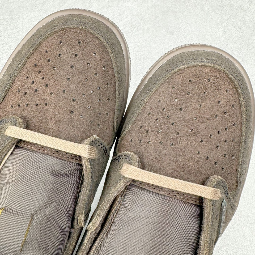 图片[14]-＃PK纯原 Travis Scott x Air Jordan AJ1 Low OG SP TS联名倒钩9.0低帮 黑棕 DM7688-202 圈内最强倒钩系列 高端零售特供批次 产品品控稳定性领先行业 各方面均可对飙L版 良心定价不杀猪 SZ原厂全套原楦原纸板冲刀磨具开发 原厂皮料加持 原厂港宝加持定型后跟R度完美 同源原厂电绣 鬼脸飞翼针数密度立体效果一致 百分百一致原鞋 原厂拉帮工艺 针距密度一致 后跟弧度收口自然不对折 极致一眼正品既视感 进口玻璃冲刀皮料裁剪零毛边 全鞋电脑针车工艺 品控清洁度最高QC检验标准 免检产品 原厂订购鞋盒、鞋标、防尘纸、鞋撑、鞋带 追求极致的原厂味道 尺码：36 36.5 37.5 38 38.5 39 40 40.5 41 42 42.5 43 44 44.5 45 46 47.5-选品中心