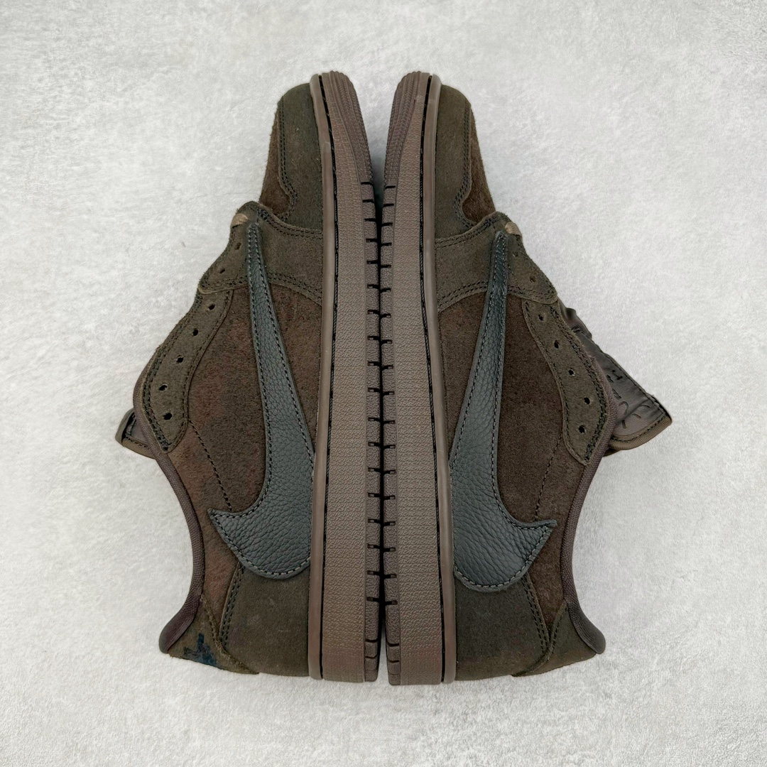 图片[4]-＃PK纯原 Travis Scott x Air Jordan AJ1 Low OG SP TS联名倒钩9.0低帮 黑棕 DM7688-202 圈内最强倒钩系列 高端零售特供批次 产品品控稳定性领先行业 各方面均可对飙L版 良心定价不杀猪 SZ原厂全套原楦原纸板冲刀磨具开发 原厂皮料加持 原厂港宝加持定型后跟R度完美 同源原厂电绣 鬼脸飞翼针数密度立体效果一致 百分百一致原鞋 原厂拉帮工艺 针距密度一致 后跟弧度收口自然不对折 极致一眼正品既视感 进口玻璃冲刀皮料裁剪零毛边 全鞋电脑针车工艺 品控清洁度最高QC检验标准 免检产品 原厂订购鞋盒、鞋标、防尘纸、鞋撑、鞋带 追求极致的原厂味道 尺码：36 36.5 37.5 38 38.5 39 40 40.5 41 42 42.5 43 44 44.5 45 46 47.5-选品中心