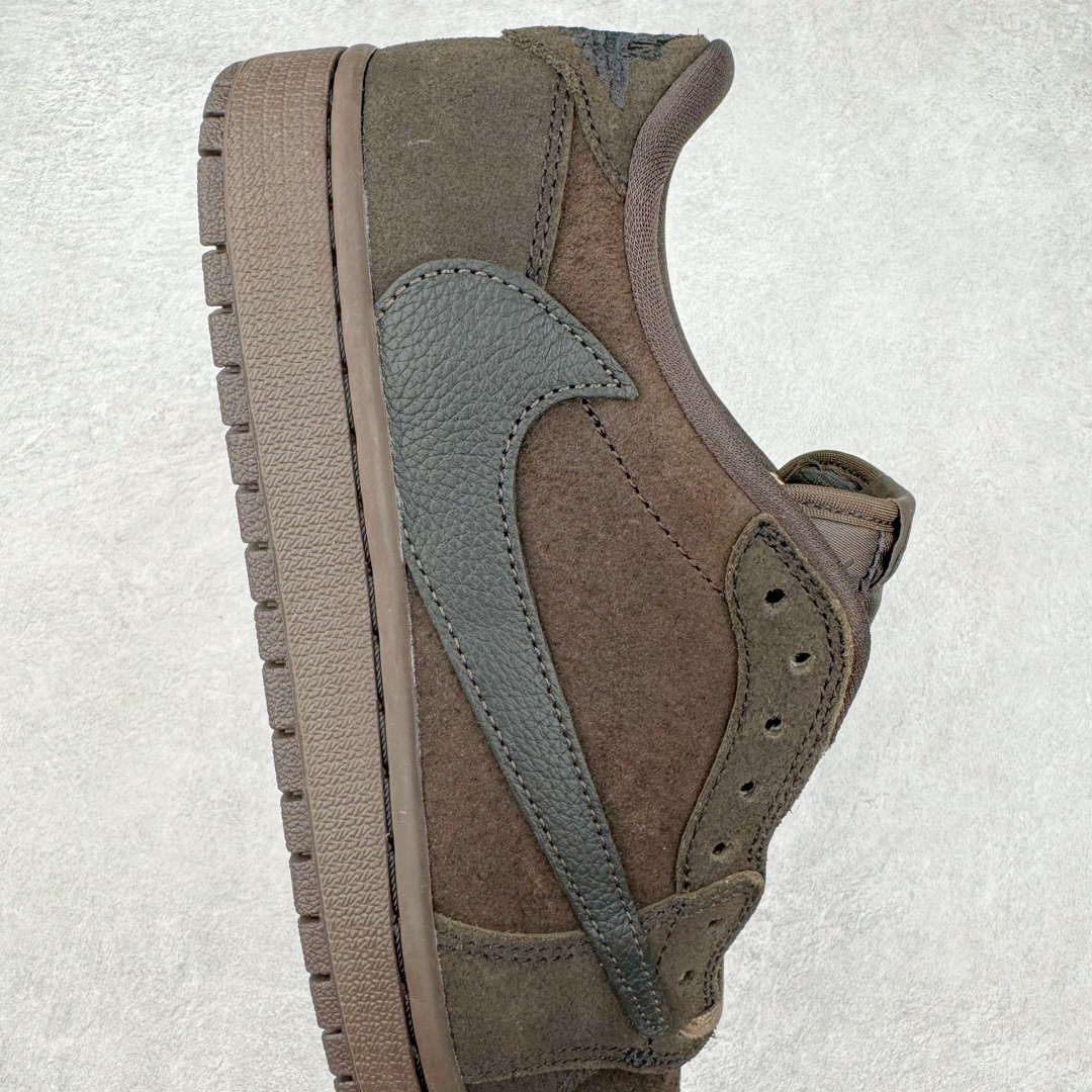 图片[12]-＃PK纯原 Travis Scott x Air Jordan AJ1 Low OG SP TS联名倒钩9.0低帮 黑棕 DM7688-202 圈内最强倒钩系列 高端零售特供批次 产品品控稳定性领先行业 各方面均可对飙L版 良心定价不杀猪 SZ原厂全套原楦原纸板冲刀磨具开发 原厂皮料加持 原厂港宝加持定型后跟R度完美 同源原厂电绣 鬼脸飞翼针数密度立体效果一致 百分百一致原鞋 原厂拉帮工艺 针距密度一致 后跟弧度收口自然不对折 极致一眼正品既视感 进口玻璃冲刀皮料裁剪零毛边 全鞋电脑针车工艺 品控清洁度最高QC检验标准 免检产品 原厂订购鞋盒、鞋标、防尘纸、鞋撑、鞋带 追求极致的原厂味道 尺码：36 36.5 37.5 38 38.5 39 40 40.5 41 42 42.5 43 44 44.5 45 46 47.5-选品中心