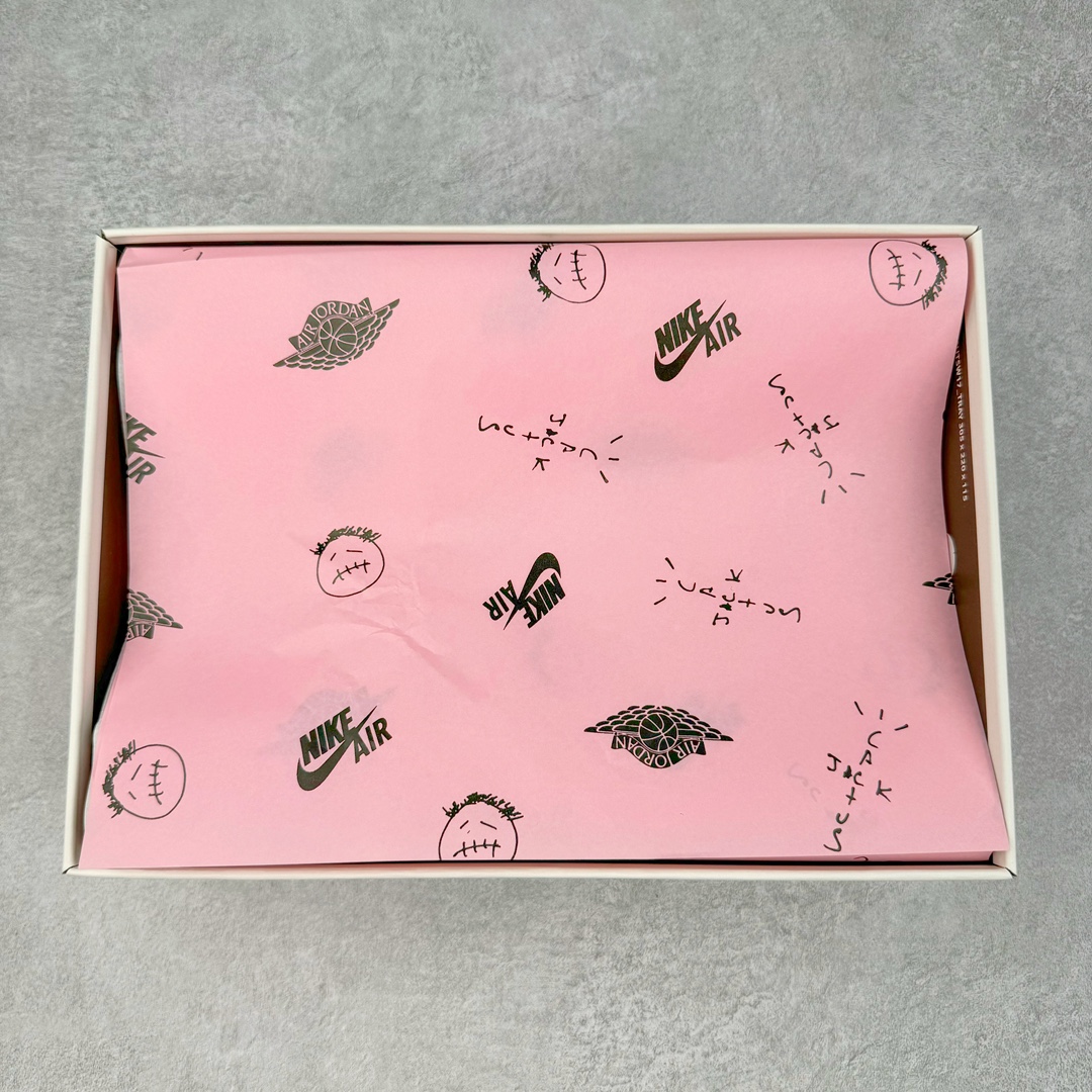 图片[25]-＃PK纯原 Travis Scott x Air Jordan AJ1 Low OG SP TS联名倒钩9.0低帮 黑棕 DM7688-202 圈内最强倒钩系列 高端零售特供批次 产品品控稳定性领先行业 各方面均可对飙L版 良心定价不杀猪 SZ原厂全套原楦原纸板冲刀磨具开发 原厂皮料加持 原厂港宝加持定型后跟R度完美 同源原厂电绣 鬼脸飞翼针数密度立体效果一致 百分百一致原鞋 原厂拉帮工艺 针距密度一致 后跟弧度收口自然不对折 极致一眼正品既视感 进口玻璃冲刀皮料裁剪零毛边 全鞋电脑针车工艺 品控清洁度最高QC检验标准 免检产品 原厂订购鞋盒、鞋标、防尘纸、鞋撑、鞋带 追求极致的原厂味道 尺码：36 36.5 37.5 38 38.5 39 40 40.5 41 42 42.5 43 44 44.5 45 46 47.5-选品中心