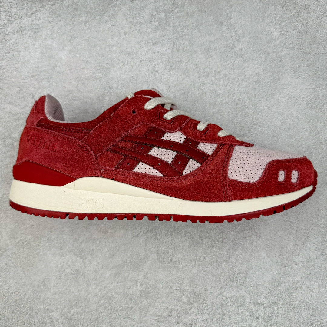 ＃纯原福利 Asics Gel-Lyte III 亚瑟士3代系列低帮经典复古休闲运动跑步鞋 伴随着复古跑鞋的再度盛行，让不少运动品牌都将自家经典鞋款重新带回，ASICS 亚瑟士这两年受到众多球鞋爱好者追捧。近期，ASICS 亚瑟士以自己经典的 GEL-LYTE III OG 为蓝本推出了两双全新配色。第一双选择了灰色、藏蓝色和蒂芙尼蓝色拼接呈现，随之妆点一抹粉色，使整双鞋低调又不失细节。材质选择了大面积麂皮与网眼面料打造，保证了质感与透气性兼备。最后以略微泛黄的中底收尾，完善整体设计。另一双以深浅不同的卡其色打造鞋身，缀以淡紫色丰富鞋身细节，想必第一双会更加适合女生上脚。用料与上一双完全相同，提供了优秀的质感。尺码：36 37 37.5 38 39 39.5 40 40.5 41.5 42 42.5 43.5 44 45-选品中心
