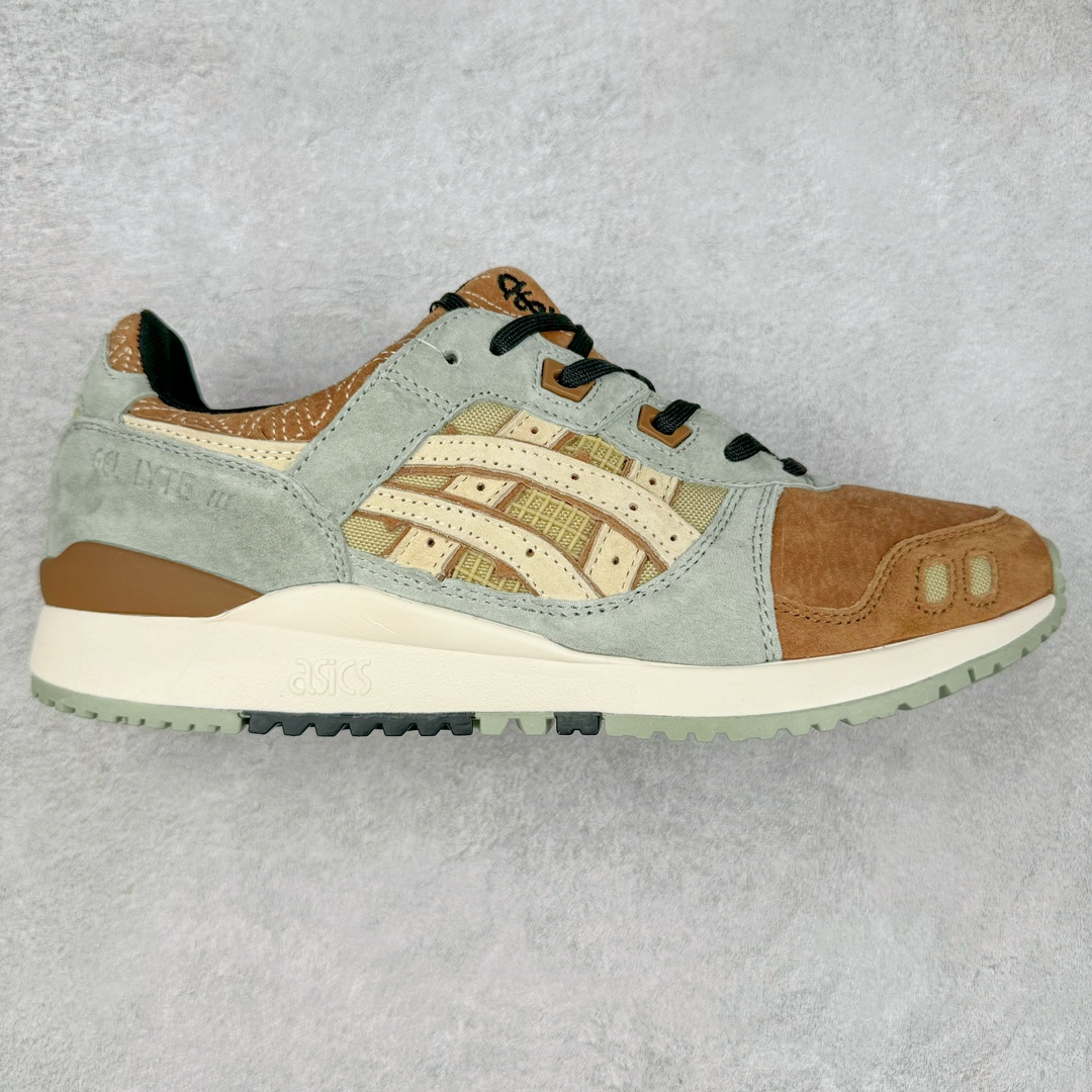 ＃纯原福利 Asics Gel-Lyte III 亚瑟士3代系列低帮经典复古休闲运动跑步鞋 伴随着复古跑鞋的再度盛行，让不少运动品牌都将自家经典鞋款重新带回，ASICS 亚瑟士这两年受到众多球鞋爱好者追捧。近期，ASICS 亚瑟士以自己经典的 GEL-LYTE III OG 为蓝本推出了两双全新配色。第一双选择了灰色、藏蓝色和蒂芙尼蓝色拼接呈现，随之妆点一抹粉色，使整双鞋低调又不失细节。材质选择了大面积麂皮与网眼面料打造，保证了质感与透气性兼备。最后以略微泛黄的中底收尾，完善整体设计。另一双以深浅不同的卡其色打造鞋身，缀以淡紫色丰富鞋身细节，想必第一双会更加适合女生上脚。用料与上一双完全相同，提供了优秀的质感。尺码：36 37 37.5 38 39 39.5 40 40.5 41.5 42 42.5 43.5 44 45-选品中心