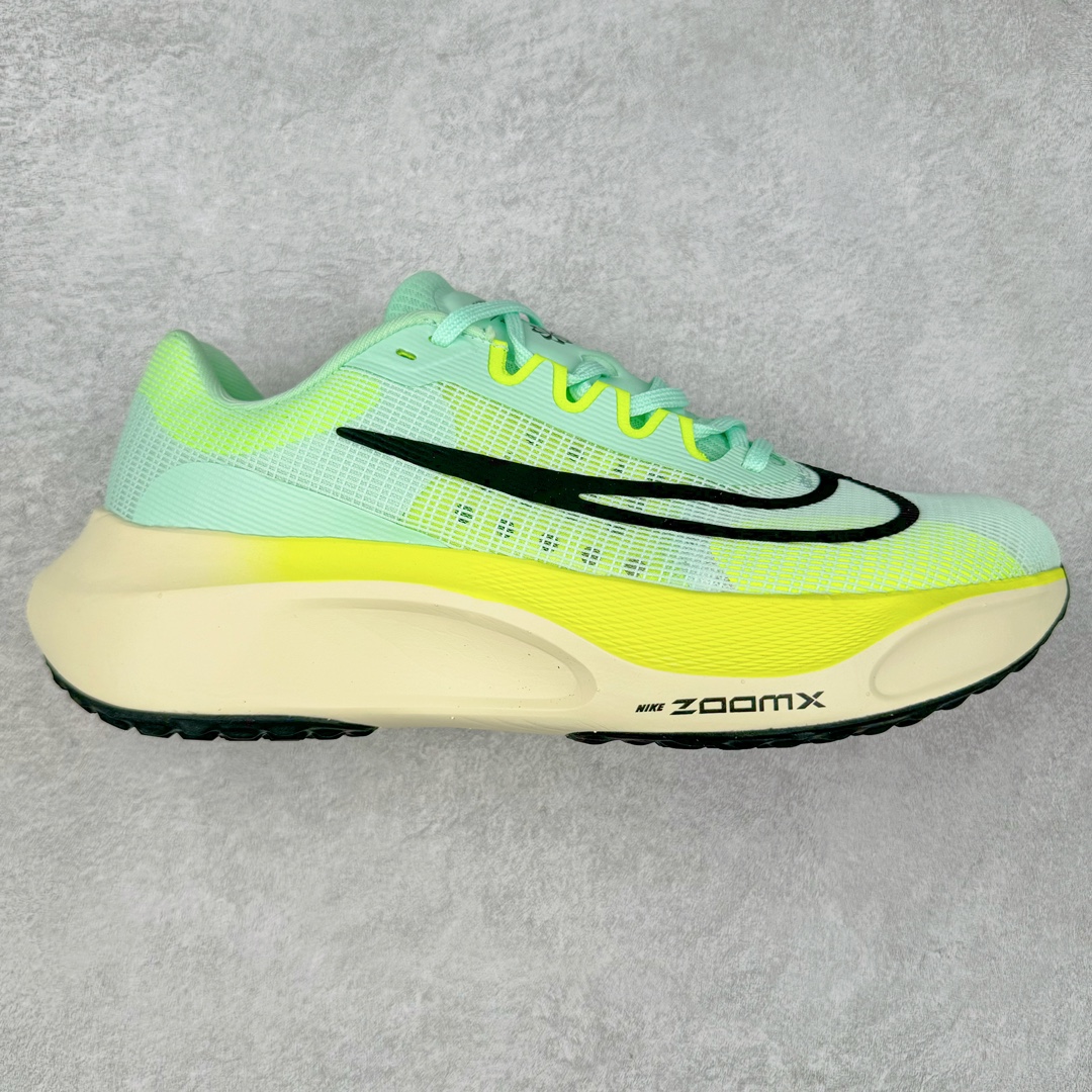 ＃特价福利 NK Zoom Fly 5 飞行5代马拉松系列低帮透气休闲运动慢跑鞋 NK旗下跑鞋阵容持续迎来新成员 今回正式登场的鞋型为 Zoom Fly 5 全鞋大量采用回收材料制成 鞋面搭载创新 Flyknit 技术打造的编织网眼 同时考量了舒适、性能与可持续性 采用大型 ZoomX 中底与 Swoosh 徽标注入等变化 鞋侧还有「Push Limits + Break Barriers」字样叙述 尺码：36 36.5 37.5 38 38.5 39 40 40.5 41 42 42.5 43 44 44.5 45-选品中心