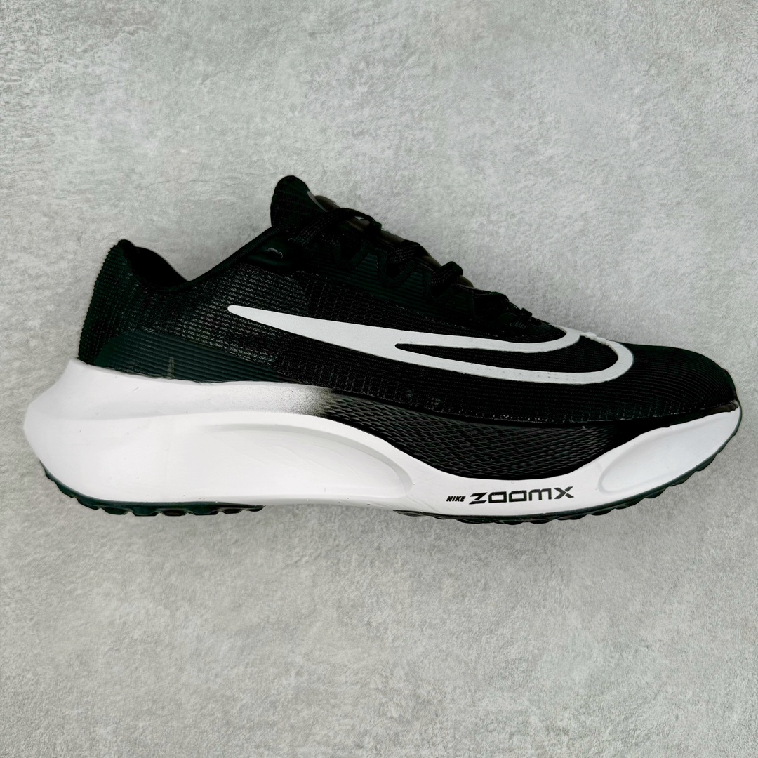 ＃特价福利 NK Zoom Fly 5 飞行5代马拉松系列低帮透气休闲运动慢跑鞋 NK旗下跑鞋阵容持续迎来新成员 今回正式登场的鞋型为 Zoom Fly 5 全鞋大量采用回收材料制成 鞋面搭载创新 Flyknit 技术打造的编织网眼 同时考量了舒适、性能与可持续性 采用大型 ZoomX 中底与 Swoosh 徽标注入等变化 鞋侧还有「Push Limits + Break Barriers」字样叙述 尺码：36 36.5 37.5 38 38.5 39 40 40.5 41 42 42.5 43 44 44.5 45-选品中心