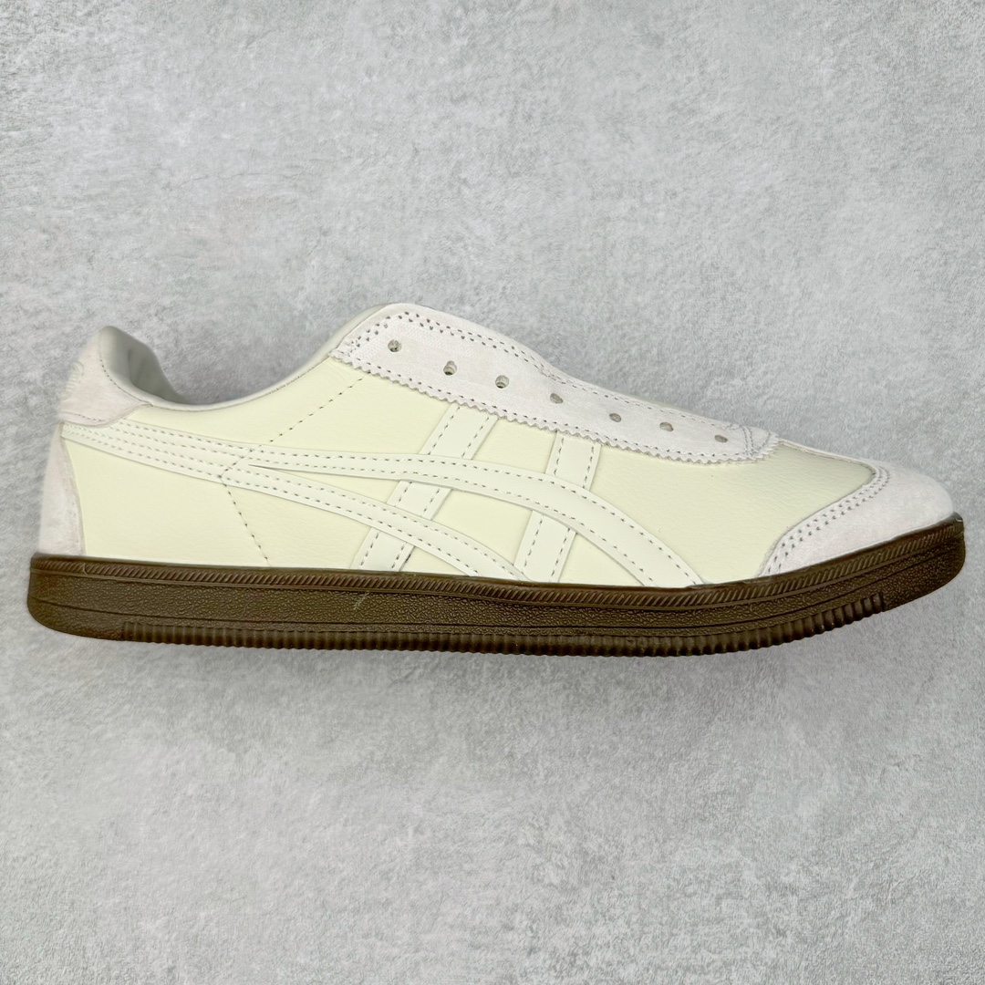 ＃特价福利 Asics Onitsuka Tige TOKUTEN 亚瑟士鬼冢虎男女士复古跑鞋街拍潮鞋低帮板鞋经典款中性复古运动鞋 轻盈舒适 时尚与复古与一体 轻盈的款式 适合夏天~简单的设定配合修长的线条 全鞋身均以麖皮打造 散发着日本新一代的潮流品味 无论配衬任何造型都能胜任 Tokuten 精神来自80年代的室内用鞋 T-TOE前足补强设计 环状中底底部结构 橡胶大底元素 防滑耐磨的同时保持着鞋子的轻盈 并提供良好牵引力 脚感柔软舒适 长时间行走也不会觉得脚部不适 经典复刻款 休闲百搭 中性款男女都可穿 尺码：36 37 37.5 38 39 40.5 41.5 42 42.5 43.5 44 45-选品中心