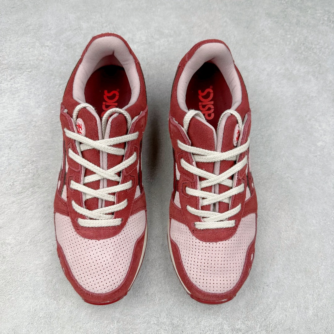 图片[2]-＃纯原福利 Asics Gel-Lyte III 亚瑟士3代系列低帮经典复古休闲运动跑步鞋 伴随着复古跑鞋的再度盛行，让不少运动品牌都将自家经典鞋款重新带回，ASICS 亚瑟士这两年受到众多球鞋爱好者追捧。近期，ASICS 亚瑟士以自己经典的 GEL-LYTE III OG 为蓝本推出了两双全新配色。第一双选择了灰色、藏蓝色和蒂芙尼蓝色拼接呈现，随之妆点一抹粉色，使整双鞋低调又不失细节。材质选择了大面积麂皮与网眼面料打造，保证了质感与透气性兼备。最后以略微泛黄的中底收尾，完善整体设计。另一双以深浅不同的卡其色打造鞋身，缀以淡紫色丰富鞋身细节，想必第一双会更加适合女生上脚。用料与上一双完全相同，提供了优秀的质感。尺码：36 37 37.5 38 39 39.5 40 40.5 41.5 42 42.5 43.5 44 45-选品中心