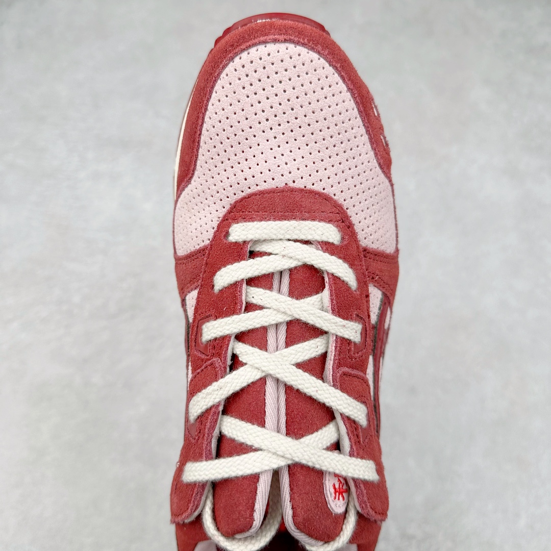 图片[4]-＃纯原福利 Asics Gel-Lyte III 亚瑟士3代系列低帮经典复古休闲运动跑步鞋 伴随着复古跑鞋的再度盛行，让不少运动品牌都将自家经典鞋款重新带回，ASICS 亚瑟士这两年受到众多球鞋爱好者追捧。近期，ASICS 亚瑟士以自己经典的 GEL-LYTE III OG 为蓝本推出了两双全新配色。第一双选择了灰色、藏蓝色和蒂芙尼蓝色拼接呈现，随之妆点一抹粉色，使整双鞋低调又不失细节。材质选择了大面积麂皮与网眼面料打造，保证了质感与透气性兼备。最后以略微泛黄的中底收尾，完善整体设计。另一双以深浅不同的卡其色打造鞋身，缀以淡紫色丰富鞋身细节，想必第一双会更加适合女生上脚。用料与上一双完全相同，提供了优秀的质感。尺码：36 37 37.5 38 39 39.5 40 40.5 41.5 42 42.5 43.5 44 45-选品中心