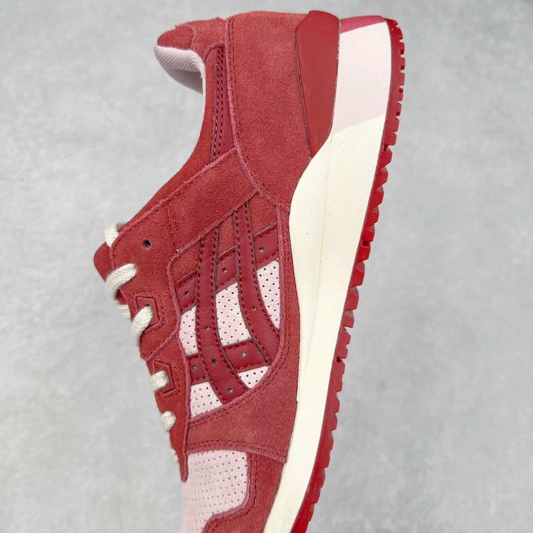 图片[7]-＃纯原福利 Asics Gel-Lyte III 亚瑟士3代系列低帮经典复古休闲运动跑步鞋 伴随着复古跑鞋的再度盛行，让不少运动品牌都将自家经典鞋款重新带回，ASICS 亚瑟士这两年受到众多球鞋爱好者追捧。近期，ASICS 亚瑟士以自己经典的 GEL-LYTE III OG 为蓝本推出了两双全新配色。第一双选择了灰色、藏蓝色和蒂芙尼蓝色拼接呈现，随之妆点一抹粉色，使整双鞋低调又不失细节。材质选择了大面积麂皮与网眼面料打造，保证了质感与透气性兼备。最后以略微泛黄的中底收尾，完善整体设计。另一双以深浅不同的卡其色打造鞋身，缀以淡紫色丰富鞋身细节，想必第一双会更加适合女生上脚。用料与上一双完全相同，提供了优秀的质感。尺码：36 37 37.5 38 39 39.5 40 40.5 41.5 42 42.5 43.5 44 45-选品中心
