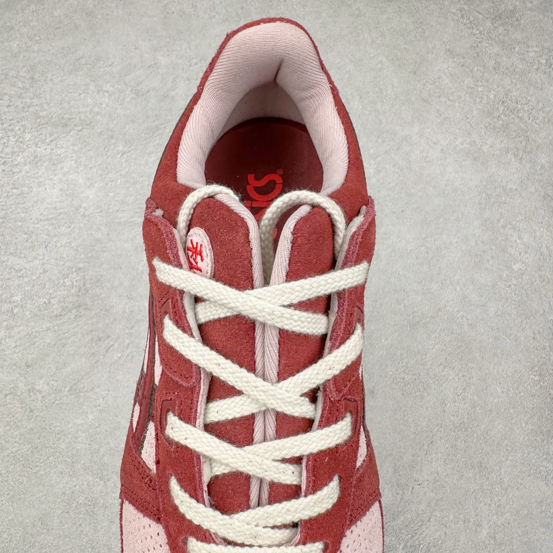 图片[5]-＃纯原福利 Asics Gel-Lyte III 亚瑟士3代系列低帮经典复古休闲运动跑步鞋 伴随着复古跑鞋的再度盛行，让不少运动品牌都将自家经典鞋款重新带回，ASICS 亚瑟士这两年受到众多球鞋爱好者追捧。近期，ASICS 亚瑟士以自己经典的 GEL-LYTE III OG 为蓝本推出了两双全新配色。第一双选择了灰色、藏蓝色和蒂芙尼蓝色拼接呈现，随之妆点一抹粉色，使整双鞋低调又不失细节。材质选择了大面积麂皮与网眼面料打造，保证了质感与透气性兼备。最后以略微泛黄的中底收尾，完善整体设计。另一双以深浅不同的卡其色打造鞋身，缀以淡紫色丰富鞋身细节，想必第一双会更加适合女生上脚。用料与上一双完全相同，提供了优秀的质感。尺码：36 37 37.5 38 39 39.5 40 40.5 41.5 42 42.5 43.5 44 45-选品中心