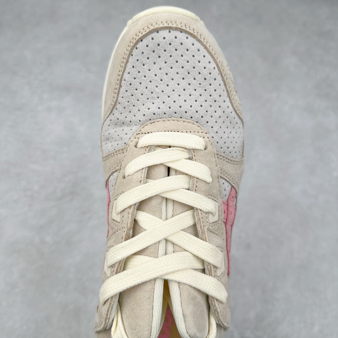 图片[4]-＃纯原福利 Asics Gel-Lyte III 亚瑟士3代系列低帮经典复古休闲运动跑步鞋 伴随着复古跑鞋的再度盛行，让不少运动品牌都将自家经典鞋款重新带回，ASICS 亚瑟士这两年受到众多球鞋爱好者追捧。近期，ASICS 亚瑟士以自己经典的 GEL-LYTE III OG 为蓝本推出了两双全新配色。第一双选择了灰色、藏蓝色和蒂芙尼蓝色拼接呈现，随之妆点一抹粉色，使整双鞋低调又不失细节。材质选择了大面积麂皮与网眼面料打造，保证了质感与透气性兼备。最后以略微泛黄的中底收尾，完善整体设计。另一双以深浅不同的卡其色打造鞋身，缀以淡紫色丰富鞋身细节，想必第一双会更加适合女生上脚。用料与上一双完全相同，提供了优秀的质感。尺码：36 37 37.5 38 39 39.5 40 40.5 41.5 42 42.5 43.5 44 45-选品中心