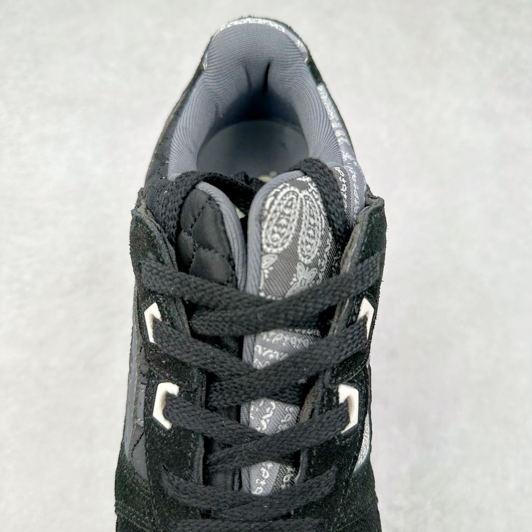 图片[5]-＃纯原福利 Asics Gel-Lyte III 亚瑟士3代系列低帮经典复古休闲运动跑步鞋 伴随着复古跑鞋的再度盛行，让不少运动品牌都将自家经典鞋款重新带回，ASICS 亚瑟士这两年受到众多球鞋爱好者追捧。近期，ASICS 亚瑟士以自己经典的 GEL-LYTE III OG 为蓝本推出了两双全新配色。第一双选择了灰色、藏蓝色和蒂芙尼蓝色拼接呈现，随之妆点一抹粉色，使整双鞋低调又不失细节。材质选择了大面积麂皮与网眼面料打造，保证了质感与透气性兼备。最后以略微泛黄的中底收尾，完善整体设计。另一双以深浅不同的卡其色打造鞋身，缀以淡紫色丰富鞋身细节，想必第一双会更加适合女生上脚。用料与上一双完全相同，提供了优秀的质感。尺码：36 37 37.5 38 39 39.5 40 40.5 41.5 42 42.5 43.5 44 45-选品中心