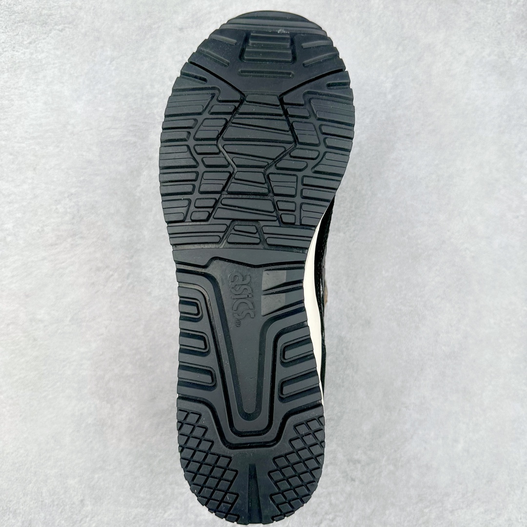 图片[9]-＃纯原福利 Asics Gel-Lyte III 亚瑟士3代系列低帮经典复古休闲运动跑步鞋 伴随着复古跑鞋的再度盛行，让不少运动品牌都将自家经典鞋款重新带回，ASICS 亚瑟士这两年受到众多球鞋爱好者追捧。近期，ASICS 亚瑟士以自己经典的 GEL-LYTE III OG 为蓝本推出了两双全新配色。第一双选择了灰色、藏蓝色和蒂芙尼蓝色拼接呈现，随之妆点一抹粉色，使整双鞋低调又不失细节。材质选择了大面积麂皮与网眼面料打造，保证了质感与透气性兼备。最后以略微泛黄的中底收尾，完善整体设计。另一双以深浅不同的卡其色打造鞋身，缀以淡紫色丰富鞋身细节，想必第一双会更加适合女生上脚。用料与上一双完全相同，提供了优秀的质感。尺码：36 37 37.5 38 39 39.5 40 40.5 41.5 42 42.5 43.5 44 45-选品中心