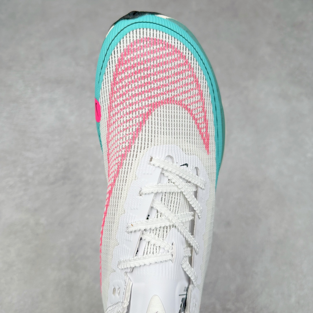 图片[4]-＃特价福利 NK ZoomX Vaporfly Next% 破2马拉松跑鞋 细节整体升级 这款next%和上一款4%的鞋最大区的别于在鞋面面料 鞋面使用了全新 Vaporweave 科技 这种类似蝉翼的材质相比 Flyknit 更加轻薄透气 非对称的鞋带系统和泡棉护垫的加入令舒适度更高 鞋头辅以超大的 Swoosh 点缀 再配上流线型外观设计 时尚感十足 尺码：36 36.5 37.5 38 38.5 39 40 40.5 41 42 42.5 43 44 44.5 45-选品中心