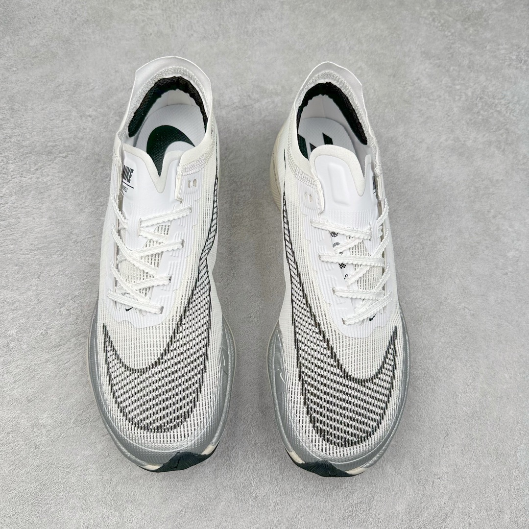 图片[2]-＃特价福利 NK ZoomX Vaporfly Next% 破2马拉松跑鞋 细节整体升级 这款next%和上一款4%的鞋最大区的别于在鞋面面料 鞋面使用了全新 Vaporweave 科技 这种类似蝉翼的材质相比 Flyknit 更加轻薄透气 非对称的鞋带系统和泡棉护垫的加入令舒适度更高 鞋头辅以超大的 Swoosh 点缀 再配上流线型外观设计 时尚感十足 尺码：36 36.5 37.5 38 38.5 39 40 40.5 41 42 42.5 43 44 44.5 45-选品中心