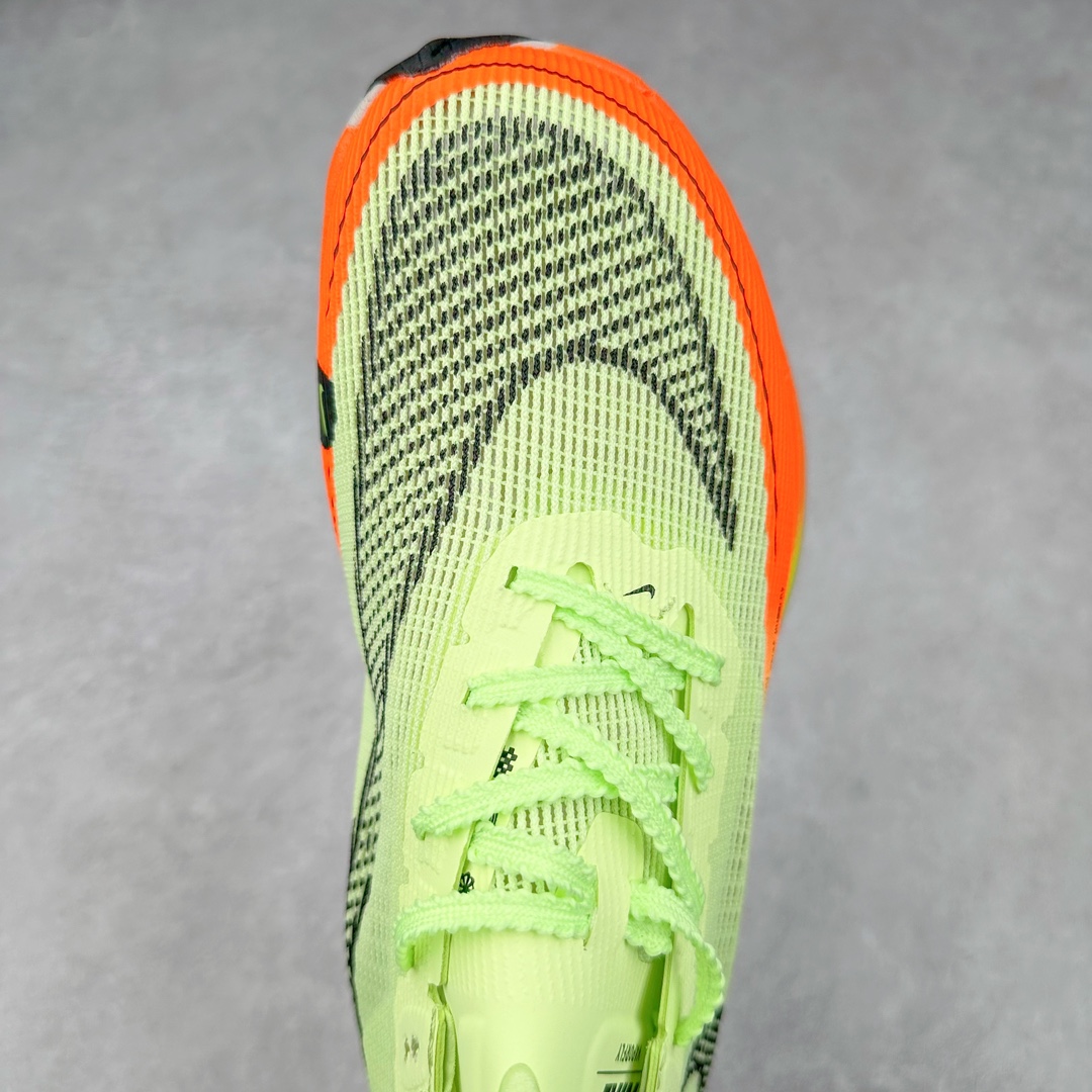 图片[4]-＃特价福利 NK ZoomX Vaporfly Next% 破2马拉松跑鞋 细节整体升级 这款next%和上一款4%的鞋最大区的别于在鞋面面料 鞋面使用了全新 Vaporweave 科技 这种类似蝉翼的材质相比 Flyknit 更加轻薄透气 非对称的鞋带系统和泡棉护垫的加入令舒适度更高 鞋头辅以超大的 Swoosh 点缀 再配上流线型外观设计 时尚感十足 尺码：36 36.5 37.5 38 38.5 39 40 40.5 41 42 42.5 43 44 44.5 45-选品中心