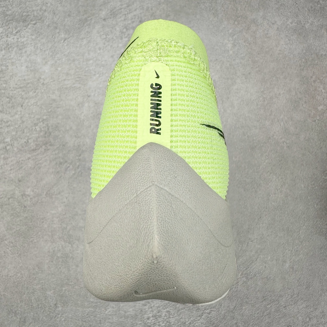 图片[8]-＃特价福利 NK ZoomX Vaporfly Next% 破2马拉松跑鞋 细节整体升级 这款next%和上一款4%的鞋最大区的别于在鞋面面料 鞋面使用了全新 Vaporweave 科技 这种类似蝉翼的材质相比 Flyknit 更加轻薄透气 非对称的鞋带系统和泡棉护垫的加入令舒适度更高 鞋头辅以超大的 Swoosh 点缀 再配上流线型外观设计 时尚感十足 尺码：36 36.5 37.5 38 38.5 39 40 40.5 41 42 42.5 43 44 44.5 45-选品中心