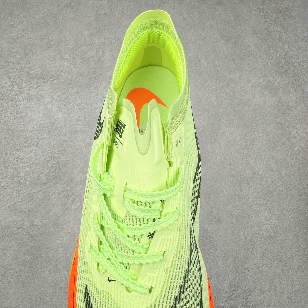 图片[5]-＃特价福利 NK ZoomX Vaporfly Next% 破2马拉松跑鞋 细节整体升级 这款next%和上一款4%的鞋最大区的别于在鞋面面料 鞋面使用了全新 Vaporweave 科技 这种类似蝉翼的材质相比 Flyknit 更加轻薄透气 非对称的鞋带系统和泡棉护垫的加入令舒适度更高 鞋头辅以超大的 Swoosh 点缀 再配上流线型外观设计 时尚感十足 尺码：36 36.5 37.5 38 38.5 39 40 40.5 41 42 42.5 43 44 44.5 45-选品中心