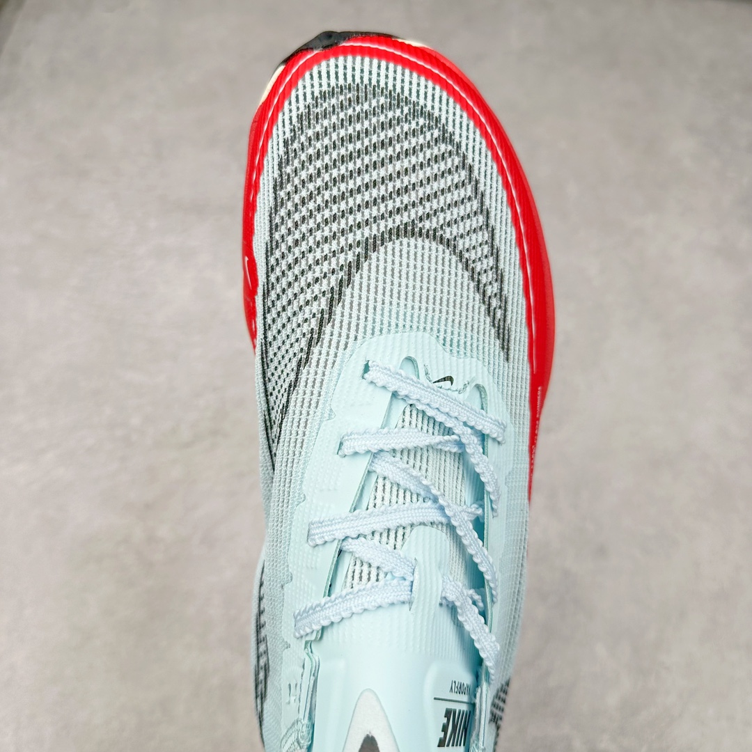 图片[4]-＃特价福利 NK ZoomX Vaporfly Next% 破2马拉松跑鞋 细节整体升级 这款next%和上一款4%的鞋最大区的别于在鞋面面料 鞋面使用了全新 Vaporweave 科技 这种类似蝉翼的材质相比 Flyknit 更加轻薄透气 非对称的鞋带系统和泡棉护垫的加入令舒适度更高 鞋头辅以超大的 Swoosh 点缀 再配上流线型外观设计 时尚感十足 尺码：36 36.5 37.5 38 38.5 39 40 40.5 41 42 42.5 43 44 44.5 45-选品中心