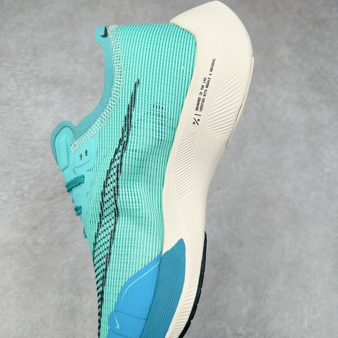 图片[7]-＃特价福利 NK ZoomX Vaporfly Next% 破2马拉松跑鞋 细节整体升级 这款next%和上一款4%的鞋最大区的别于在鞋面面料 鞋面使用了全新 Vaporweave 科技 这种类似蝉翼的材质相比 Flyknit 更加轻薄透气 非对称的鞋带系统和泡棉护垫的加入令舒适度更高 鞋头辅以超大的 Swoosh 点缀 再配上流线型外观设计 时尚感十足 尺码：36 36.5 37.5 38 38.5 39 40 40.5 41 42 42.5 43 44 44.5 45-选品中心