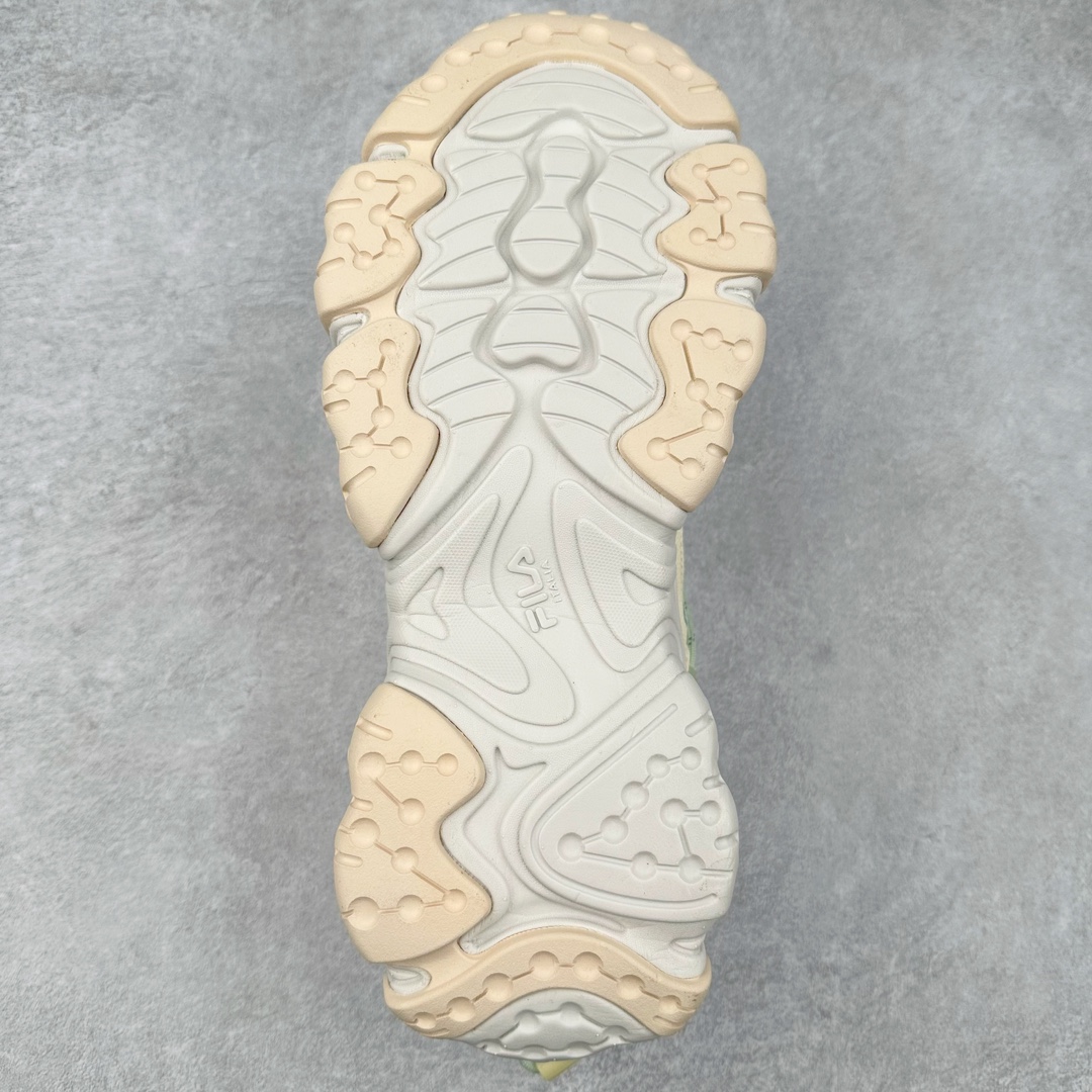 图片[9]-FILA FUSION Fluid 斐乐摩登潮牌防滑耐磨轻便运动鞋 FUSION 系列传承了 FILA 的百年基因，融入年轻运动及潮流文化，成为引领变革、创新突破的一代。以“1+N” 的跨界合作模式重现经典的同时创造经典。带来最出其不意的跨界合作惊喜。同时，FILAFUSION把FILA 的 DNA 融入到定制体验里，你可以随心制造厲于你的产品。FILA FUSION 的鞋家族涵盖了老爹鞋、跑步鞋、网球鞋、季节款。风格复古新潮，满足了时尚人士出行及各类运动的搭配需求，成为当下年轻人筷拥的鞋类品牌之一。FILA FUSION 走进年轻人的世界，通过年轻人运动，街舞，滑板，篮球，展现 FILA FUSION 的潮流态度和年轻文化。FILA FUSION 认为末来属于引领变革、创新突破的年轻一代，让我们一起构成 FILA 未来的蓝图吧！尺码：35.5 36 36.5 37.5 38 38.5 39 40 40.5 41 42 42.5 43 44 44.5 45 45.5-选品中心