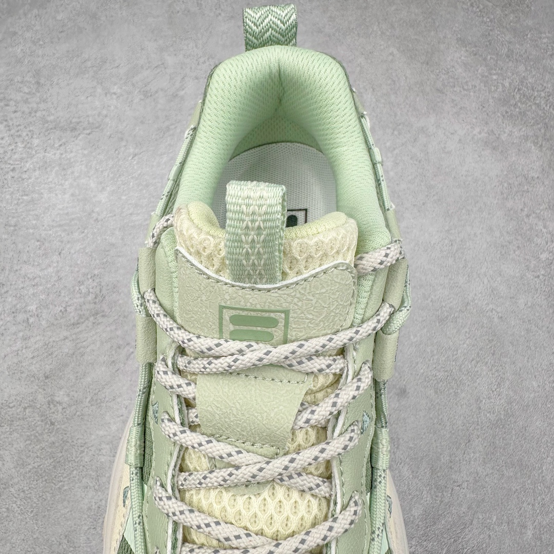 图片[5]-FILA FUSION Fluid 斐乐摩登潮牌防滑耐磨轻便运动鞋 FUSION 系列传承了 FILA 的百年基因，融入年轻运动及潮流文化，成为引领变革、创新突破的一代。以“1+N” 的跨界合作模式重现经典的同时创造经典。带来最出其不意的跨界合作惊喜。同时，FILAFUSION把FILA 的 DNA 融入到定制体验里，你可以随心制造厲于你的产品。FILA FUSION 的鞋家族涵盖了老爹鞋、跑步鞋、网球鞋、季节款。风格复古新潮，满足了时尚人士出行及各类运动的搭配需求，成为当下年轻人筷拥的鞋类品牌之一。FILA FUSION 走进年轻人的世界，通过年轻人运动，街舞，滑板，篮球，展现 FILA FUSION 的潮流态度和年轻文化。FILA FUSION 认为末来属于引领变革、创新突破的年轻一代，让我们一起构成 FILA 未来的蓝图吧！尺码：35.5 36 36.5 37.5 38 38.5 39 40 40.5 41 42 42.5 43 44 44.5 45 45.5-选品中心