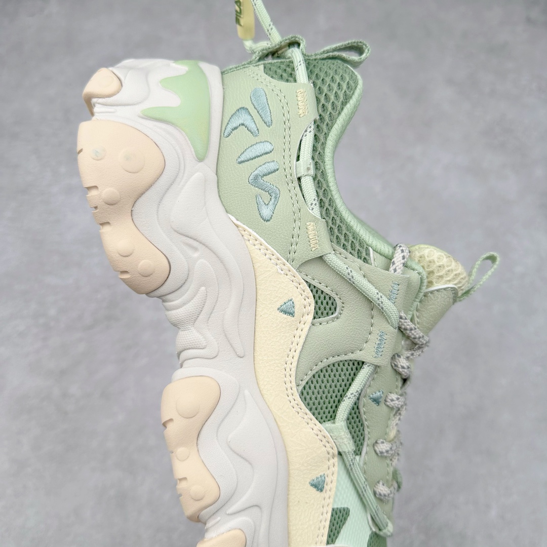 图片[6]-FILA FUSION Fluid 斐乐摩登潮牌防滑耐磨轻便运动鞋 FUSION 系列传承了 FILA 的百年基因，融入年轻运动及潮流文化，成为引领变革、创新突破的一代。以“1+N” 的跨界合作模式重现经典的同时创造经典。带来最出其不意的跨界合作惊喜。同时，FILAFUSION把FILA 的 DNA 融入到定制体验里，你可以随心制造厲于你的产品。FILA FUSION 的鞋家族涵盖了老爹鞋、跑步鞋、网球鞋、季节款。风格复古新潮，满足了时尚人士出行及各类运动的搭配需求，成为当下年轻人筷拥的鞋类品牌之一。FILA FUSION 走进年轻人的世界，通过年轻人运动，街舞，滑板，篮球，展现 FILA FUSION 的潮流态度和年轻文化。FILA FUSION 认为末来属于引领变革、创新突破的年轻一代，让我们一起构成 FILA 未来的蓝图吧！尺码：35.5 36 36.5 37.5 38 38.5 39 40 40.5 41 42 42.5 43 44 44.5 45 45.5-选品中心