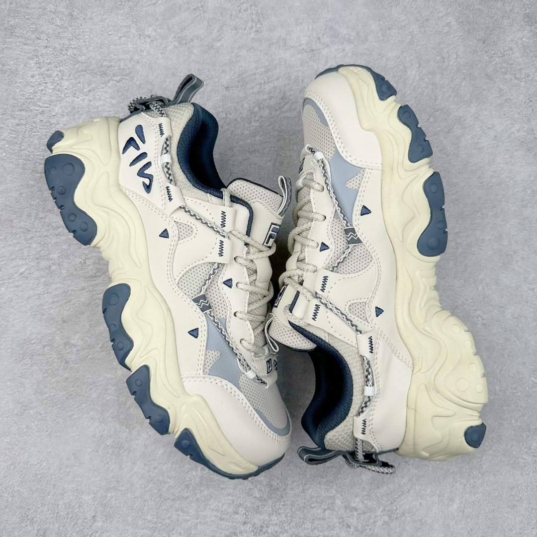 图片[3]-FILA FUSION Fluid 斐乐摩登潮牌防滑耐磨轻便运动鞋 FUSION 系列传承了 FILA 的百年基因，融入年轻运动及潮流文化，成为引领变革、创新突破的一代。以“1+N” 的跨界合作模式重现经典的同时创造经典。带来最出其不意的跨界合作惊喜。同时，FILAFUSION把FILA 的 DNA 融入到定制体验里，你可以随心制造厲于你的产品。FILA FUSION 的鞋家族涵盖了老爹鞋、跑步鞋、网球鞋、季节款。风格复古新潮，满足了时尚人士出行及各类运动的搭配需求，成为当下年轻人筷拥的鞋类品牌之一。FILA FUSION 走进年轻人的世界，通过年轻人运动，街舞，滑板，篮球，展现 FILA FUSION 的潮流态度和年轻文化。FILA FUSION 认为末来属于引领变革、创新突破的年轻一代，让我们一起构成 FILA 未来的蓝图吧！尺码：35.5 36 36.5 37.5 38 38.5 39 40 40.5 41 42 42.5 43 44 44.5 45 45.5-选品中心