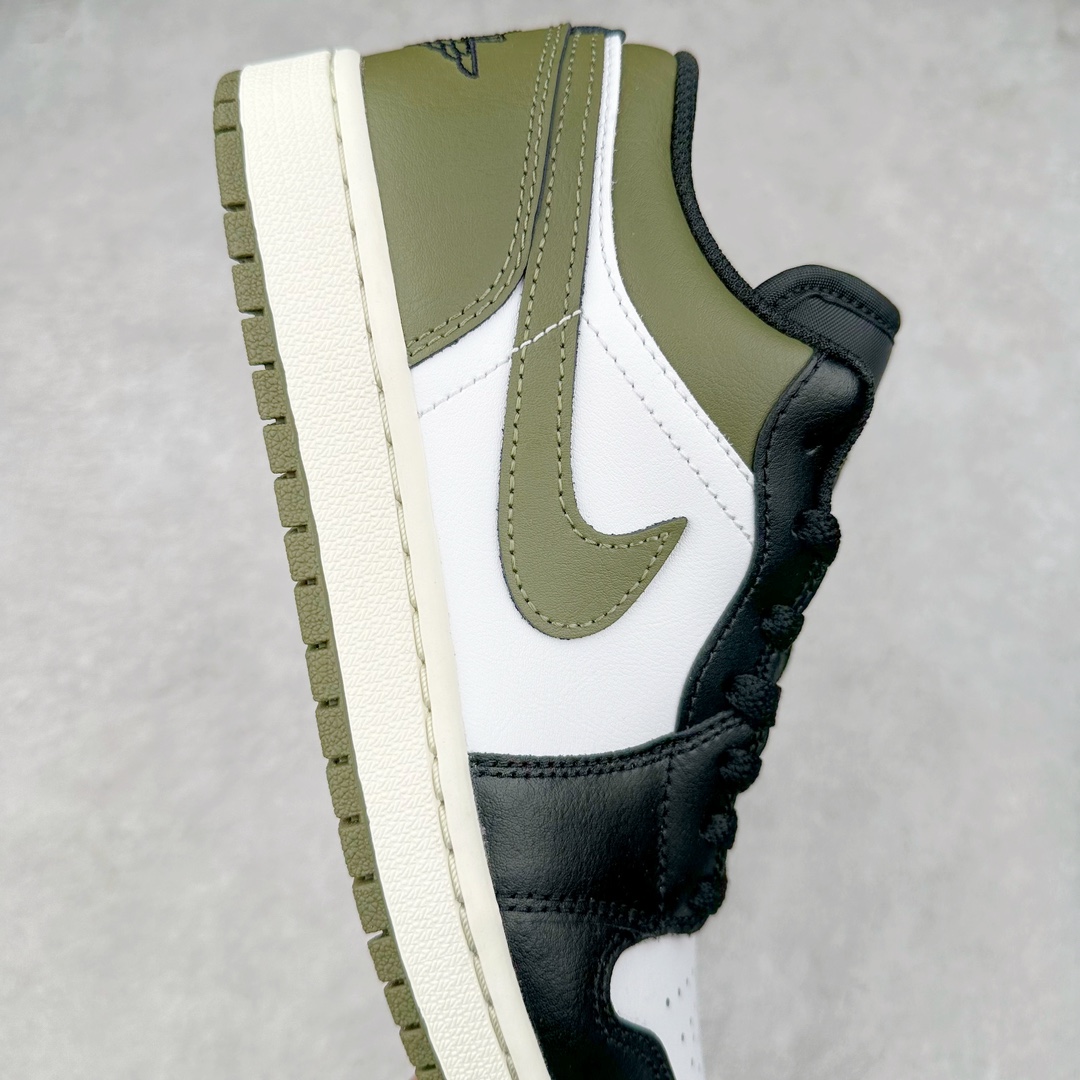 图片[6]-＃DT纯原 Air Jordan AJ1 Low 低帮 白黑绿 553558-092 终端优势供应 市面中低帮最具代表性版本没有之一 口碑大厂出品 品控大底版型不断改良更新 全套原纸板楦头开发 确保原汁原味 完美呈现版型 完美零毛边处理 原厂内置全掌气垫 价格定位良心 平台专用代工流水线出品 一眼公司既视感 拿到手的一瞬间就与众不同 碾压市面所有版本 全部原鞋开发 每一个配色都会采购原鞋确认细节 打破市面看图做货无好货之说 尺码：35.5 36 36.5 37.5 38 38.5 39 40 40.5 41 42 42.5 43 44 44.5 45 46-选品中心