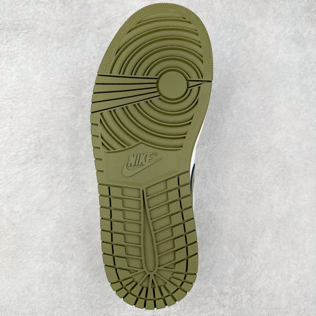 图片[9]-＃DT纯原 Air Jordan AJ1 Low 低帮 白黑绿 553558-092 终端优势供应 市面中低帮最具代表性版本没有之一 口碑大厂出品 品控大底版型不断改良更新 全套原纸板楦头开发 确保原汁原味 完美呈现版型 完美零毛边处理 原厂内置全掌气垫 价格定位良心 平台专用代工流水线出品 一眼公司既视感 拿到手的一瞬间就与众不同 碾压市面所有版本 全部原鞋开发 每一个配色都会采购原鞋确认细节 打破市面看图做货无好货之说 尺码：35.5 36 36.5 37.5 38 38.5 39 40 40.5 41 42 42.5 43 44 44.5 45 46-选品中心