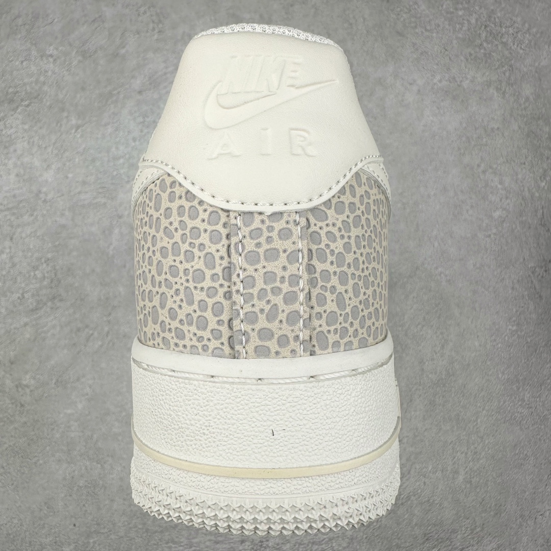 图片[8]-NK Air Force 1´07 Low 空军一号低帮百搭休闲运动板鞋 FJ4146-104 柔软、弹性十足的缓震性能和出色的中底设计 横跨复古与现代的外型结合 造就出风靡全球 三十多年的Force 1 直到今天还深受青睐 尺码：36 36.5 37.5 38 38.5 39 40 40.5 41 42 42.5 43 44 44.5 45-选品中心