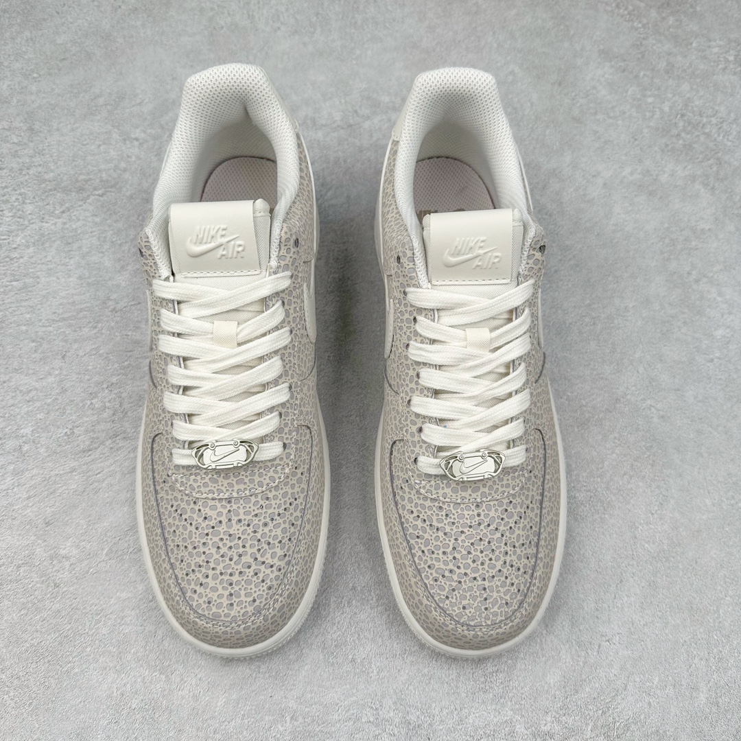 图片[2]-NK Air Force 1´07 Low 空军一号低帮百搭休闲运动板鞋 FJ4146-104 柔软、弹性十足的缓震性能和出色的中底设计 横跨复古与现代的外型结合 造就出风靡全球 三十多年的Force 1 直到今天还深受青睐 尺码：36 36.5 37.5 38 38.5 39 40 40.5 41 42 42.5 43 44 44.5 45-选品中心